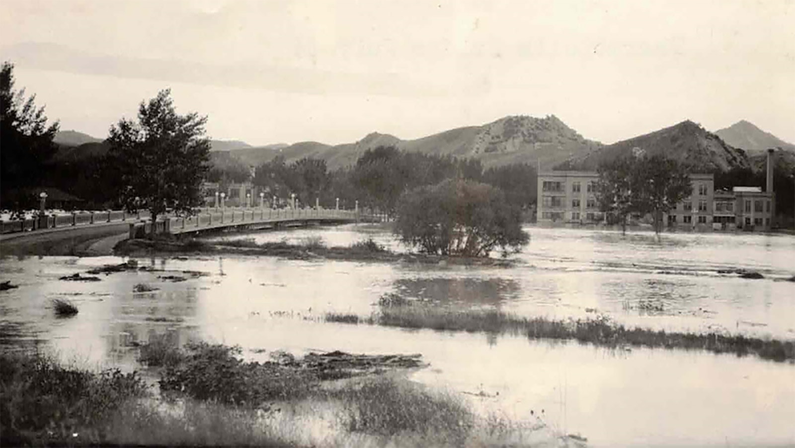 Floodwaters from the Big Horn River surge through Thermopolis on July 24, 1923.