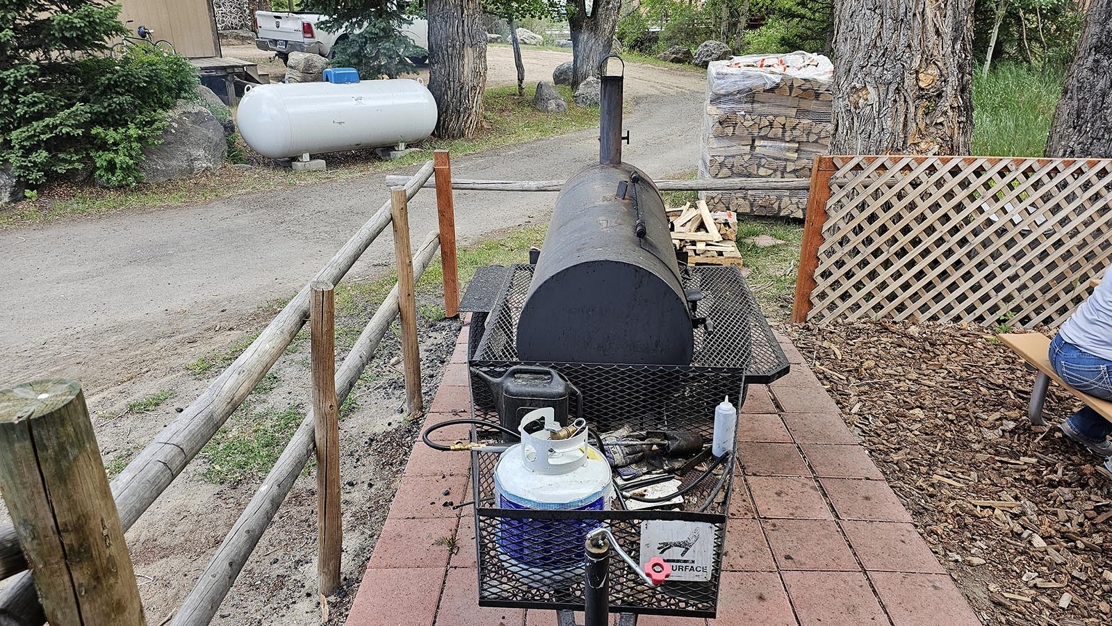 The smoker at 2Z's Barbecue is almost never not smoking something.