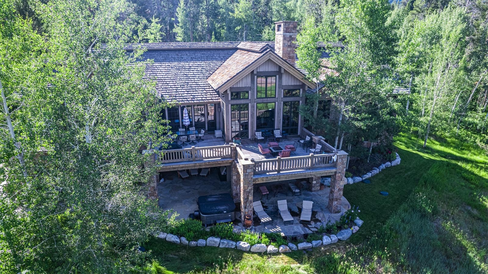 Fueled by luxury developments like the Hoback Club, Jackson Hole’s real estate market surged 52% in 2025 to a near-record $2.17 billion. The trend shows no signs of stopping yet, with limited supply meeting increased demand. This property at 485 North Fall Creek in Wilson listed for $10.95 million and sold in 2025.