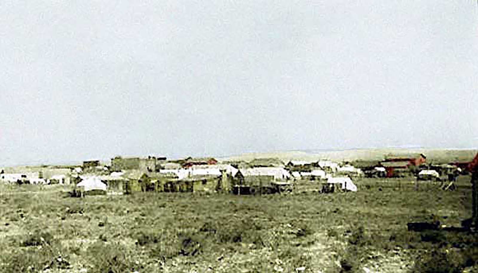 The Pioneer Townsite Co. laid out the town of Shoshoni, Wyoming, in 1904 in the Wind River Basin. By 1906, there were many tents as people built more permanent structures.