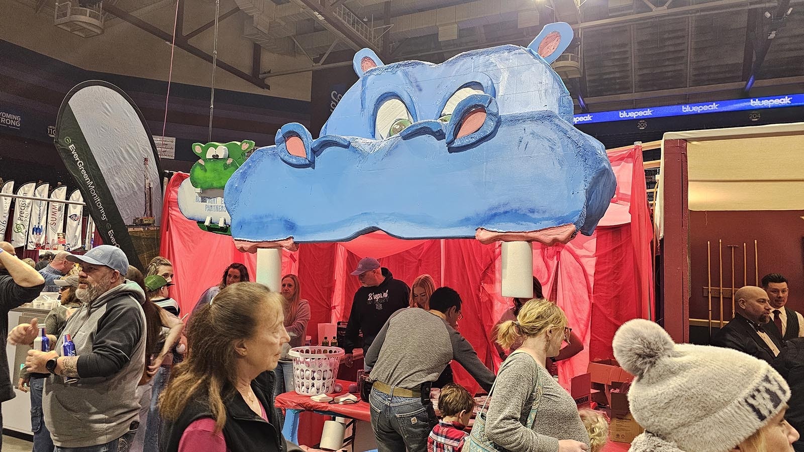 The Hungry Hippo booth was a popular one, with a green chili that had won first place in a New Mexico competition against 75 other chilis. It was very good, but not the winner of the green chili category at the API Chili Cook-Off in Casper this time.