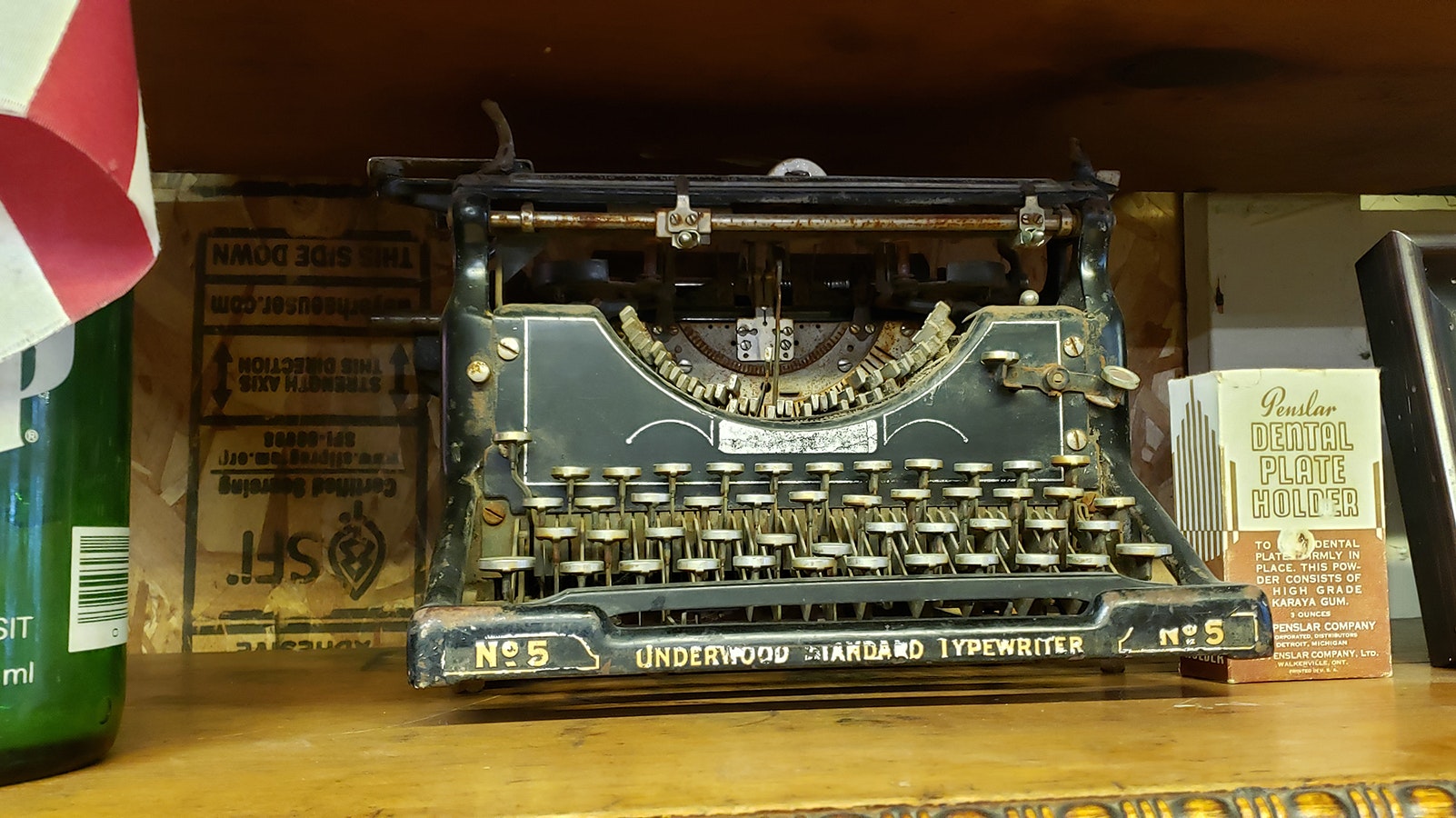 An old Underwood typewriter in the Aladdin General Store.