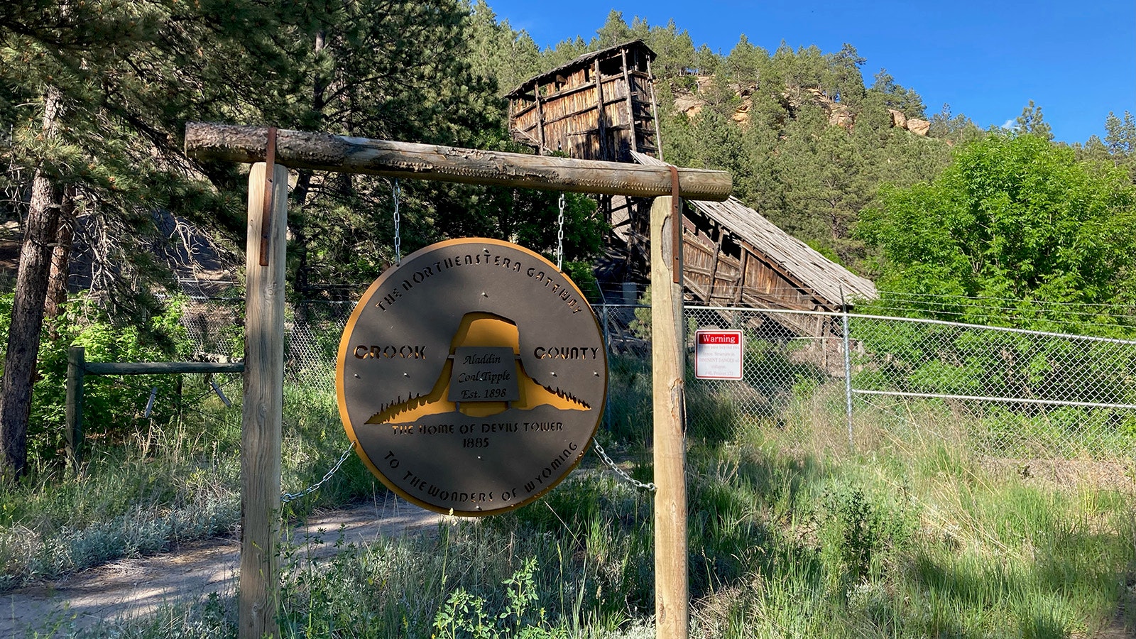 Built between 1888 and 1895, the Aladdin Coal Tipple in northeast Wyoming is one of the remaining wooden coal tipples still standing in the Western United States, but it's in bad shape and could collapse at any time.