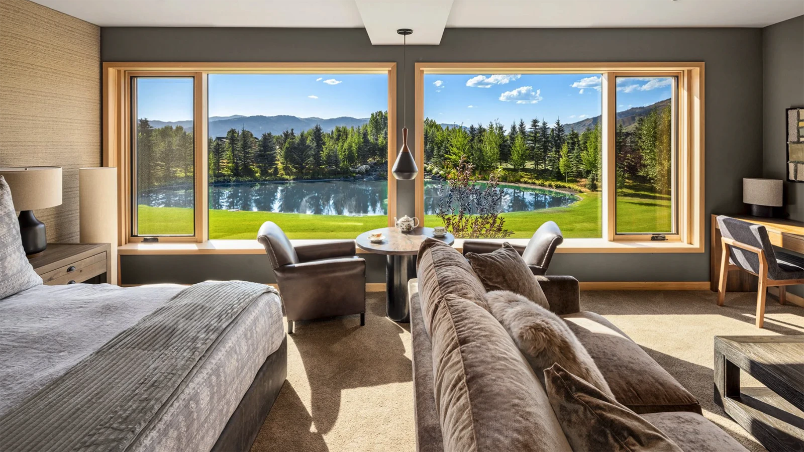The hanger also includes 11,150 square feet of residence space, with seven bedrooms that give the feeling of staying in a resort, including a dedicated kitchen, a living room and a third-floor gymnasium.