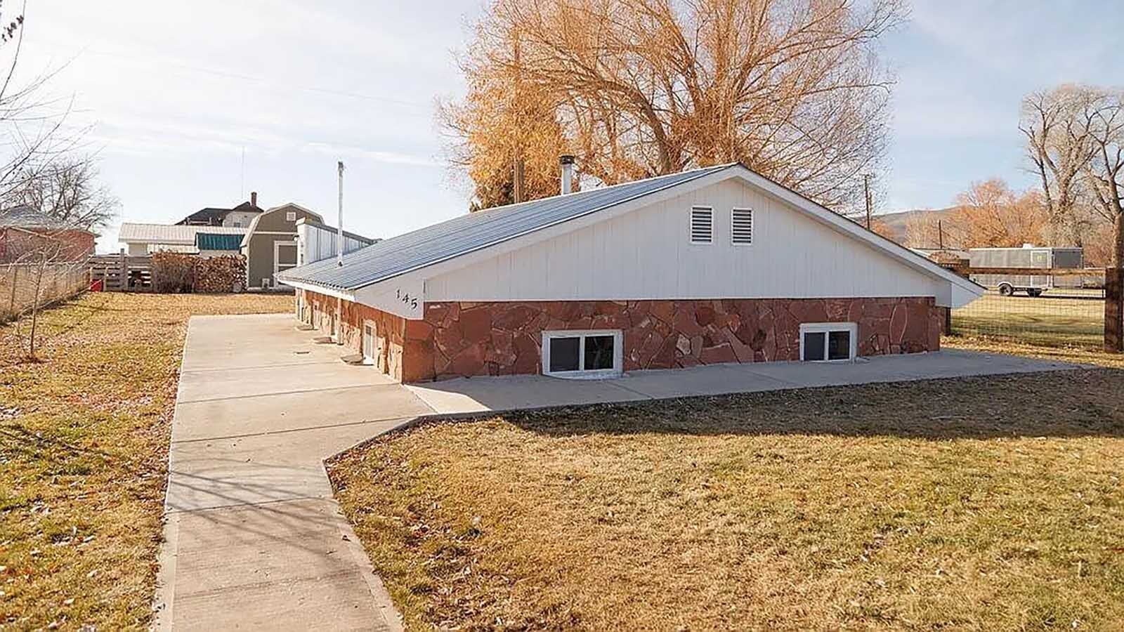 If you ever wanted to live in a fallout shelter, there’s a “basement home” in Cokeville, Wyoming, that checks all the boxes. The idea behind these post-World War II 1950s starter homes was to grow upward when there was enough money to go above ground.