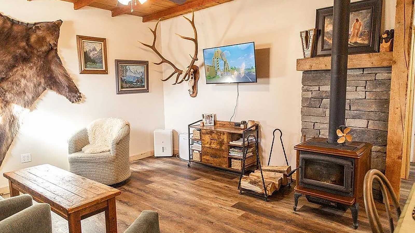 If you ever wanted to live in a fallout shelter, there’s a “basement home” in Cokeville, Wyoming, that checks all the boxes. The idea behind these post-World War II 1950s starter homes was to grow upward when there was enough money to go above ground.