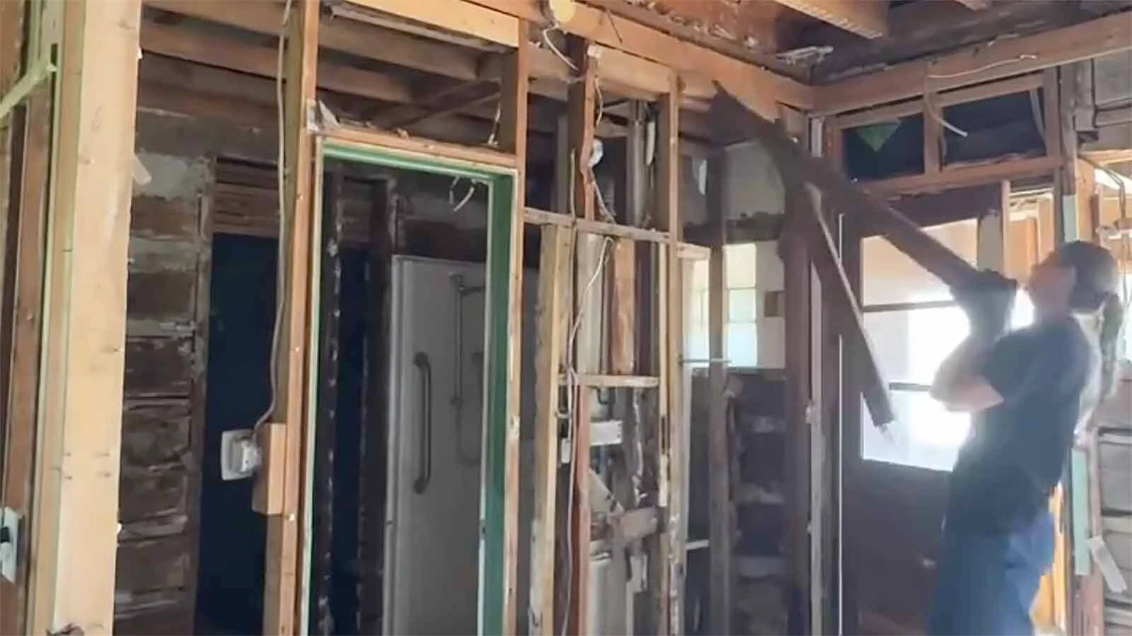 Amanda McGraw resurrected Greybull’s K-Bar Motel and has taken on a new challenge — renovating an unlivable home in Basin. She’s using sweat equity, YouTube and Facebook Marketplace to transform it into a showpiece.