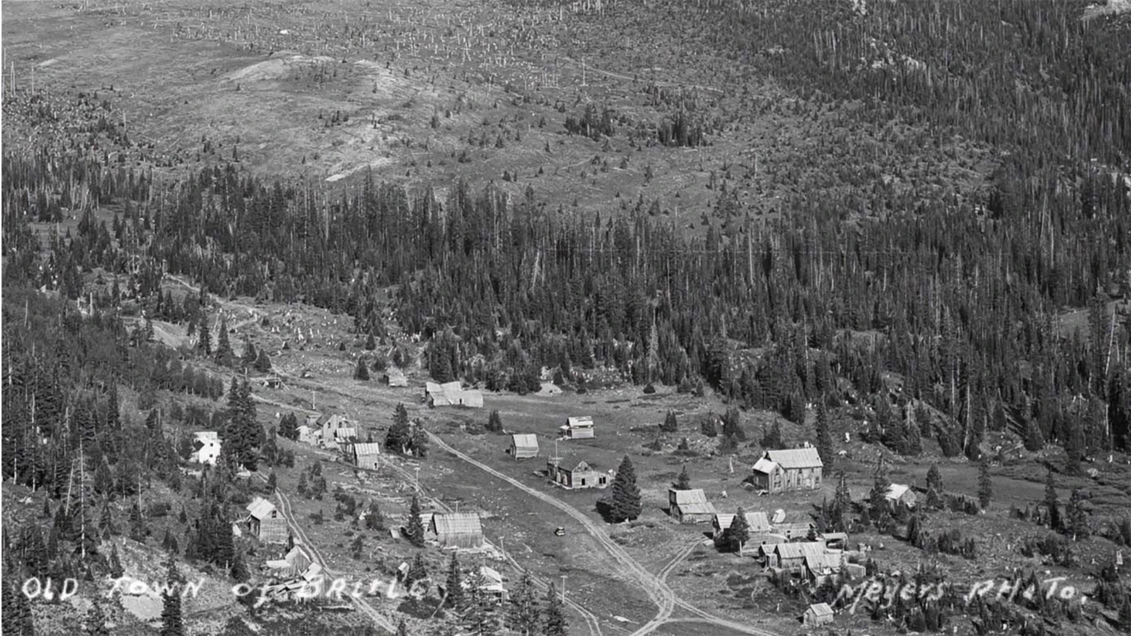 By 1905, the town of Battle in the Sierra Madres of Wyoming had been mostly abandoned and the buildings left behind by the 1910s. Once a lively town, Battle boasted five saloons, numerous houses of ill repute, several retail stores, two hotels, a post office, newspaper and school.