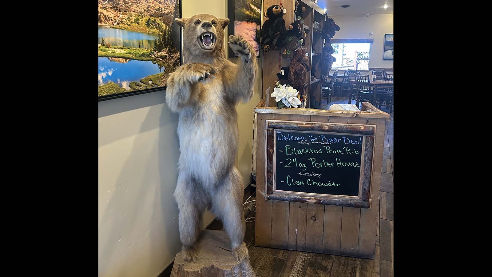 Eating Wyoming: The Bear Den In Daniel Lays Claim To State's Best Burger |  Cowboy State Daily, image size:1600x900