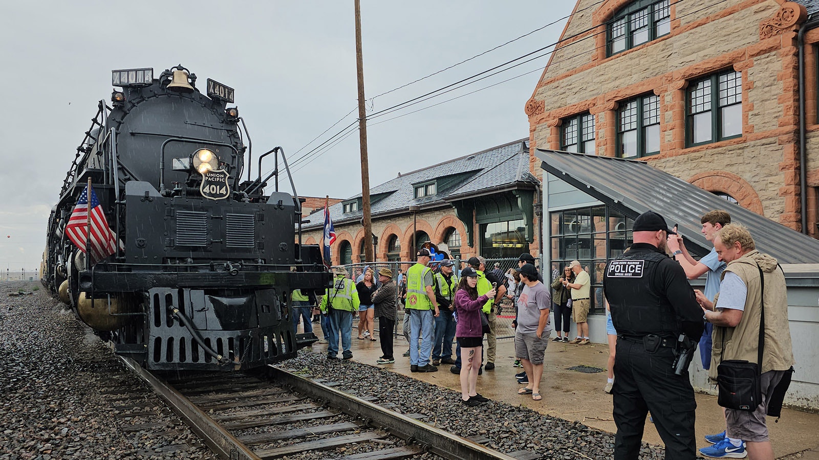 A crowd gathered despite the rain for Big Boy's hourlong appearance in Cheyenne.