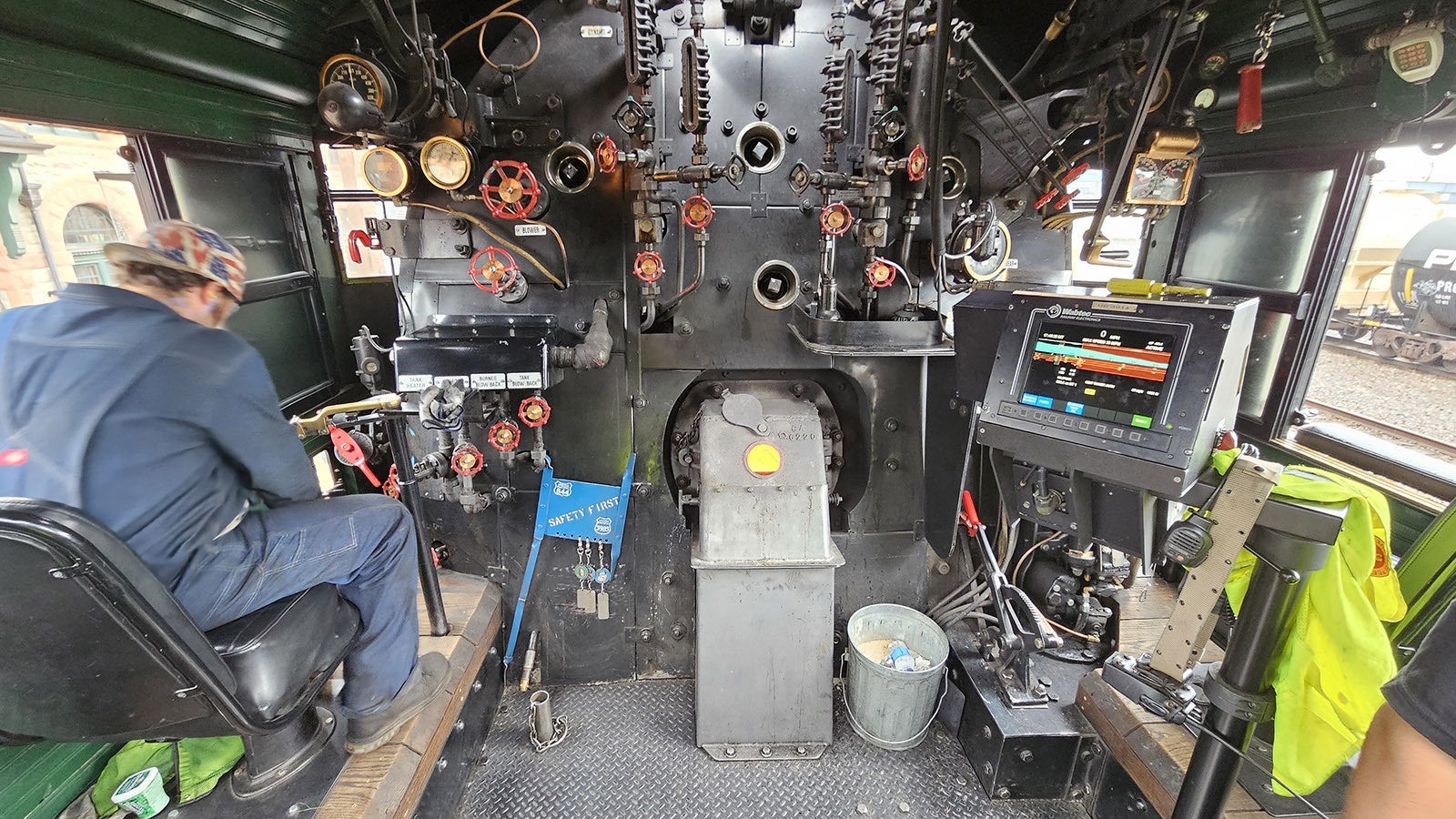 Inside the cab of Big Boy 4014.