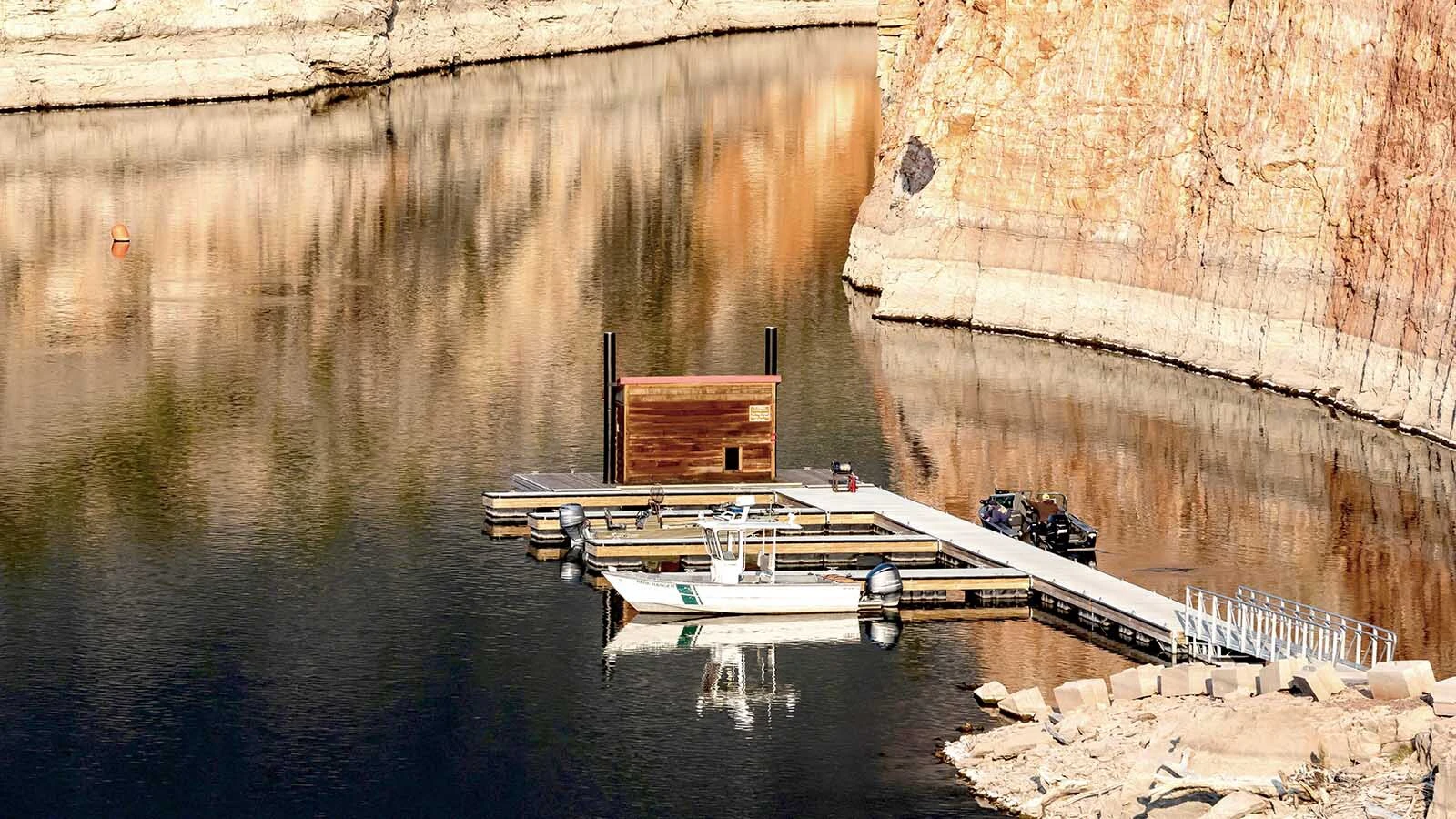 People expecting to spend Memorial Day weekend boating on Bighorn Lake were surprised to find no fuel available. It’s “a big deal,” say local operators in a sprawling canyon where some waters stretch 14 miles from the dock and cell service can be spotty.