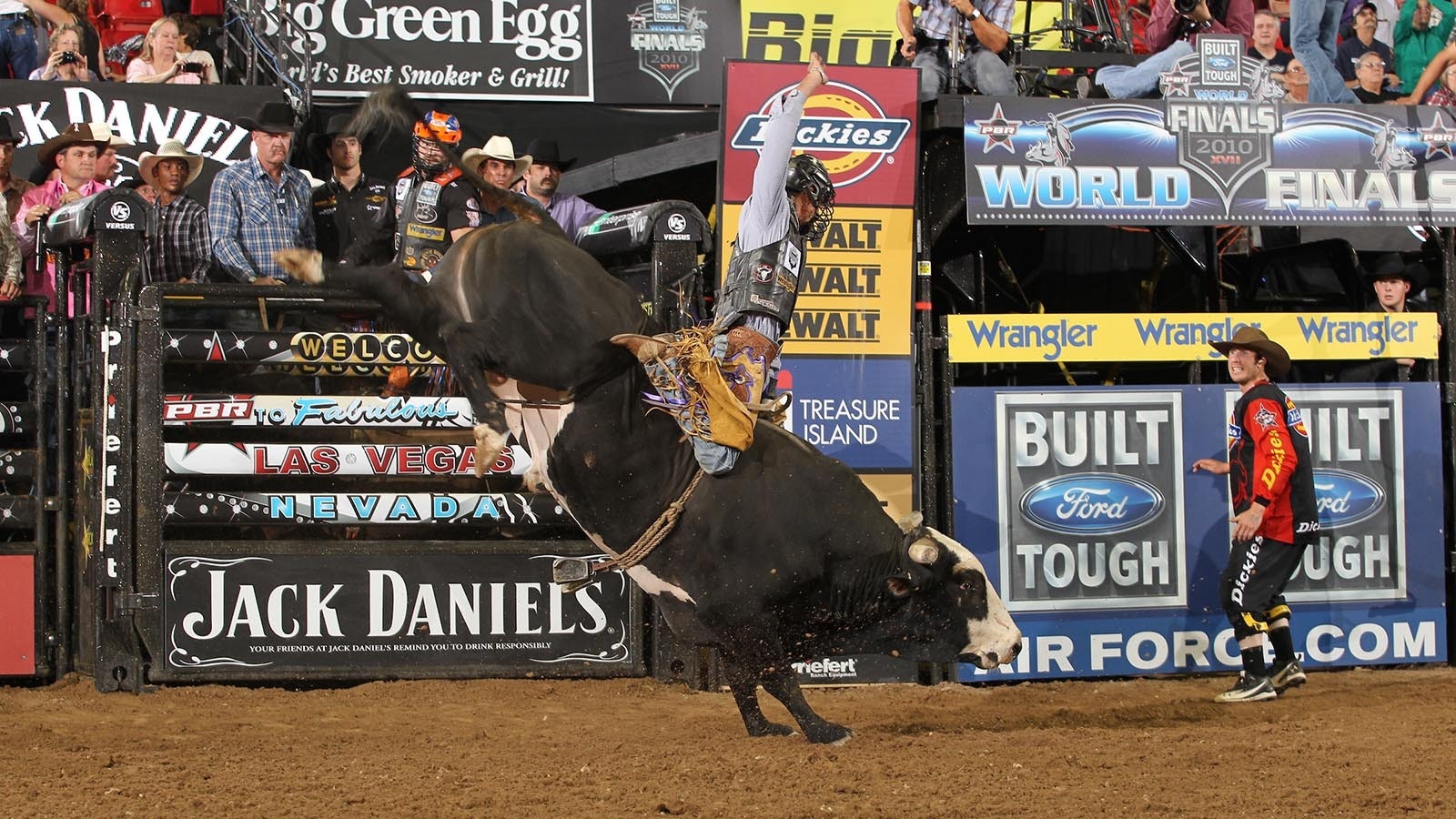 Bones would get the better of JB Mauney this time at the 2010 World Finals.