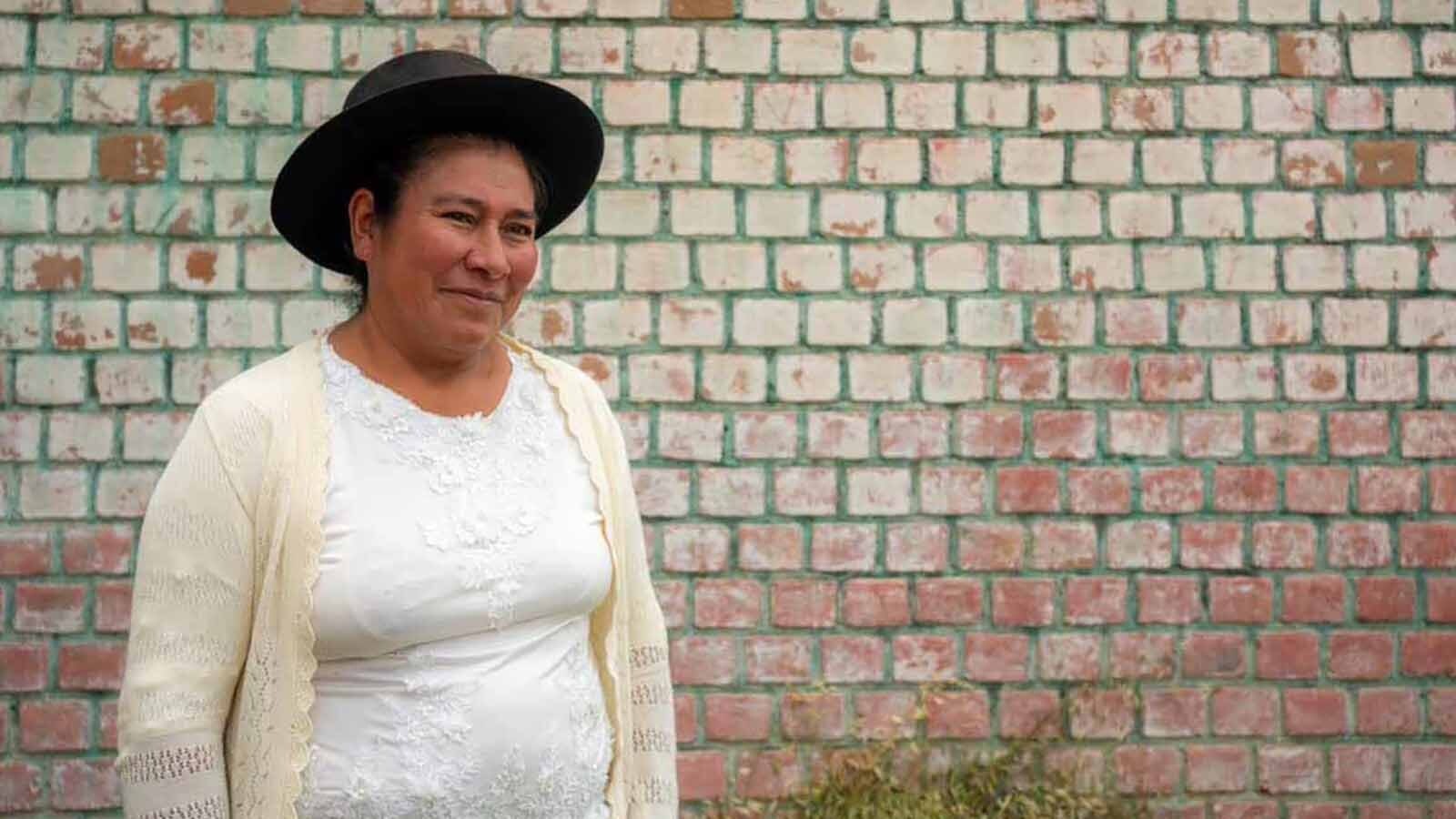 Eldiberta of Peru began weaving to be able to buy medication for her daughter who had epilepsy. She later established a women's cooperative that works on unfinished weavings together in their village.