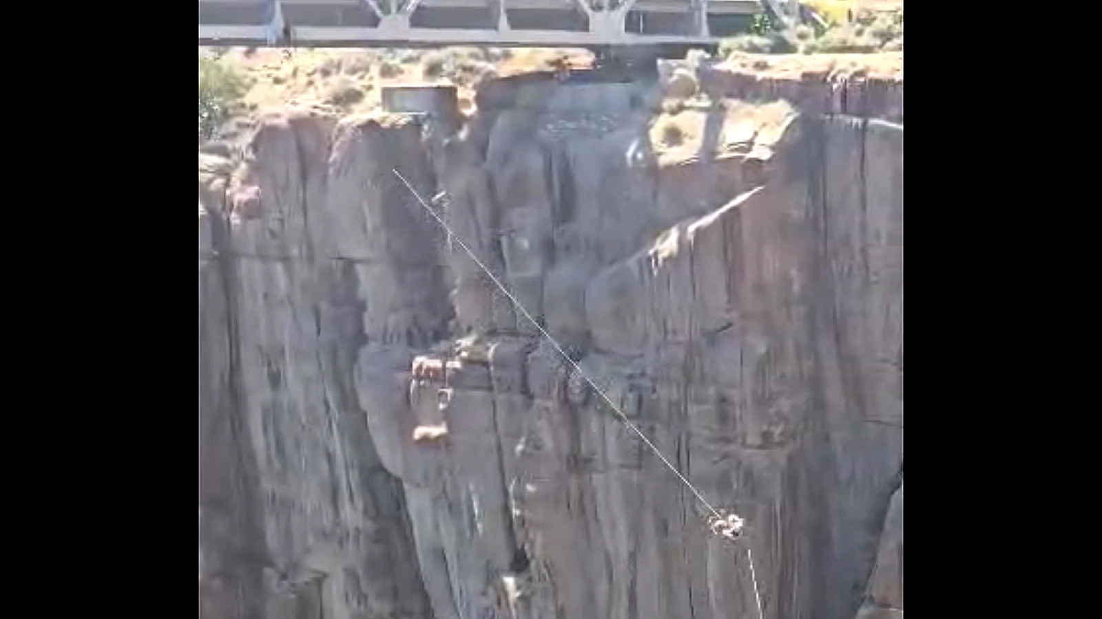 Penny Counts was showing her boyfriend around the Alcova area on Sunday when she saw someone bungee jumping near the Fremont Canyon Bridge. Anyone with experience can bungee jump from the 112-foot-tall bridge, and a growing number of people are eager for the thrilling experience.