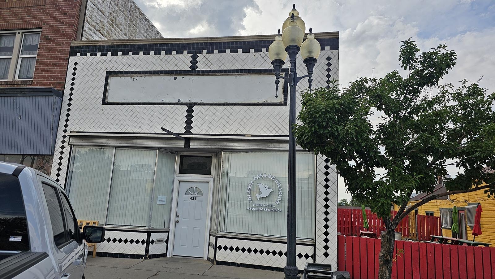 First built as a saloon, this building housed Crystal Meat Market in 1899.