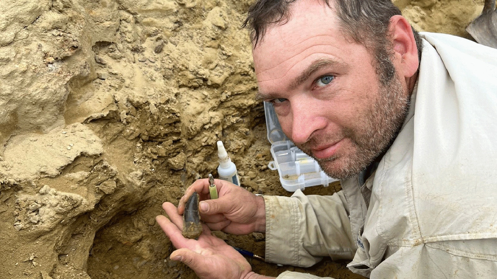 Kemmerer Mayor Robert Bowen digs for dinosaur bones near the small Wyoming town.