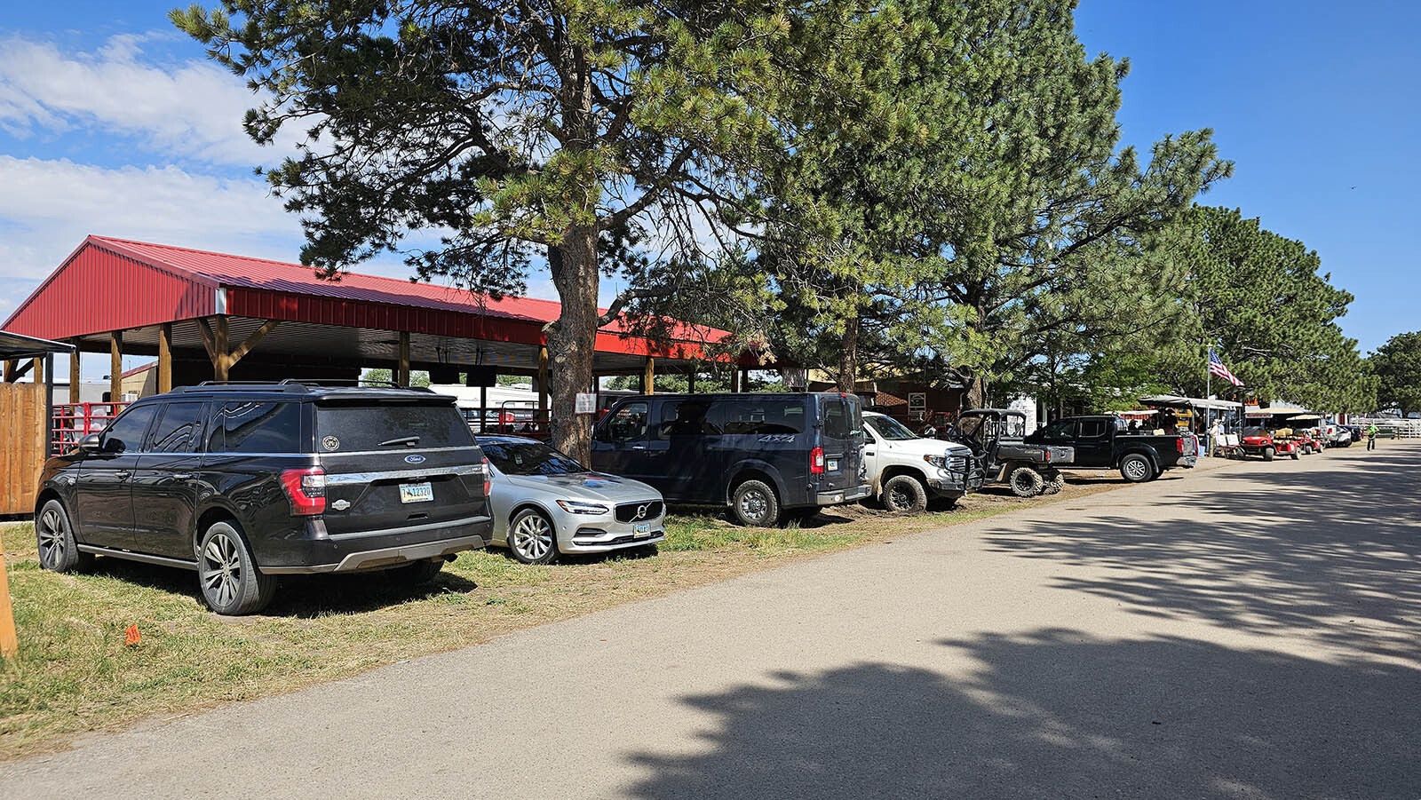 Some of the committee cabins are located near each other, others are strategically cattered across the park.