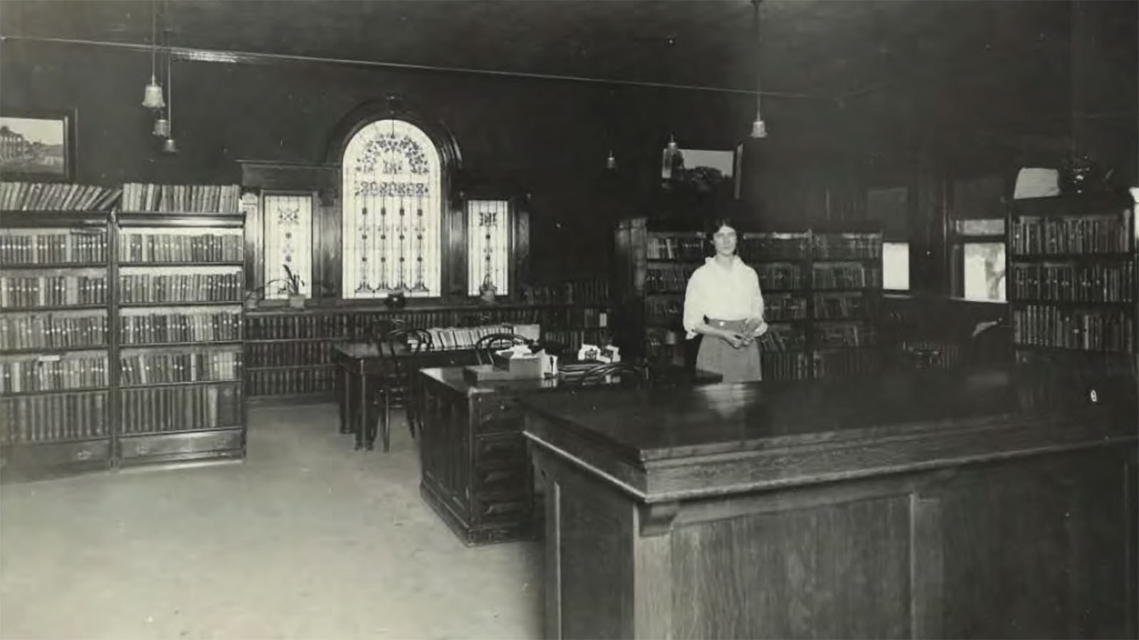 Green Riverd Carnegie Library librarian Elizabeth Moriarty in 1915.