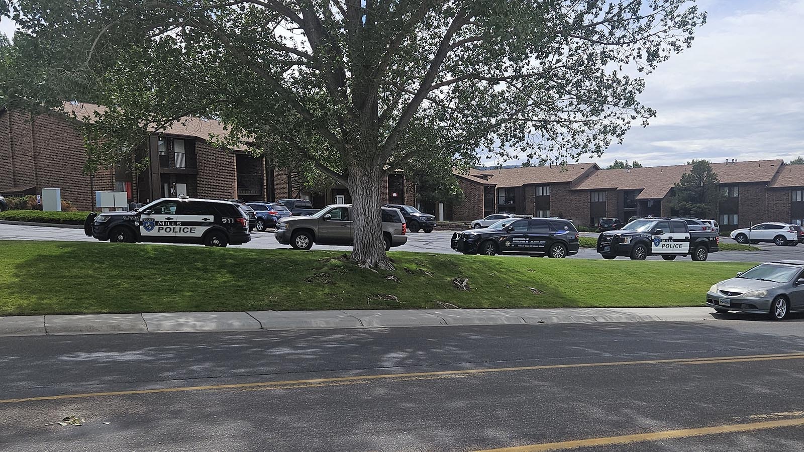 An apartment building was evacuated while Casper police negotiated with a suspect barricaded in one of the apartments Friday.