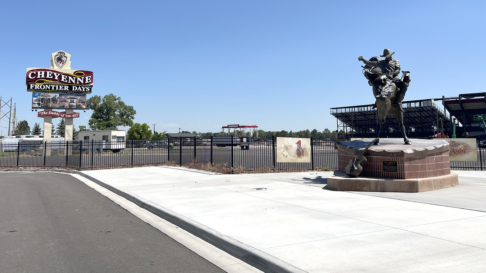 A federal judge has dismissed a lawsuit brought by a Colorado man alleging he was rouged up by a Cheyenne Frontier Days bouncer.
