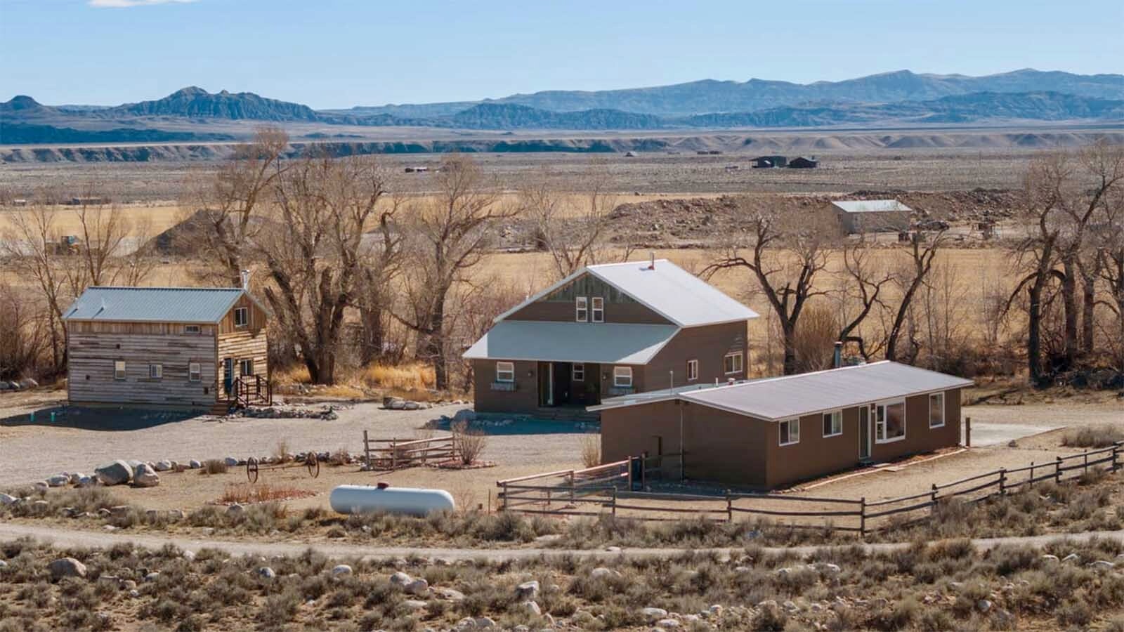How do you sell a one-of-a-kind property in Wyoming's windiest town? Realtor Alexander Lexington says buyers see potential paradise, not peril, in a 20-acre Clark, Wyoming, property with three homes. It is drawing interest despite winds of up to 128 mph.