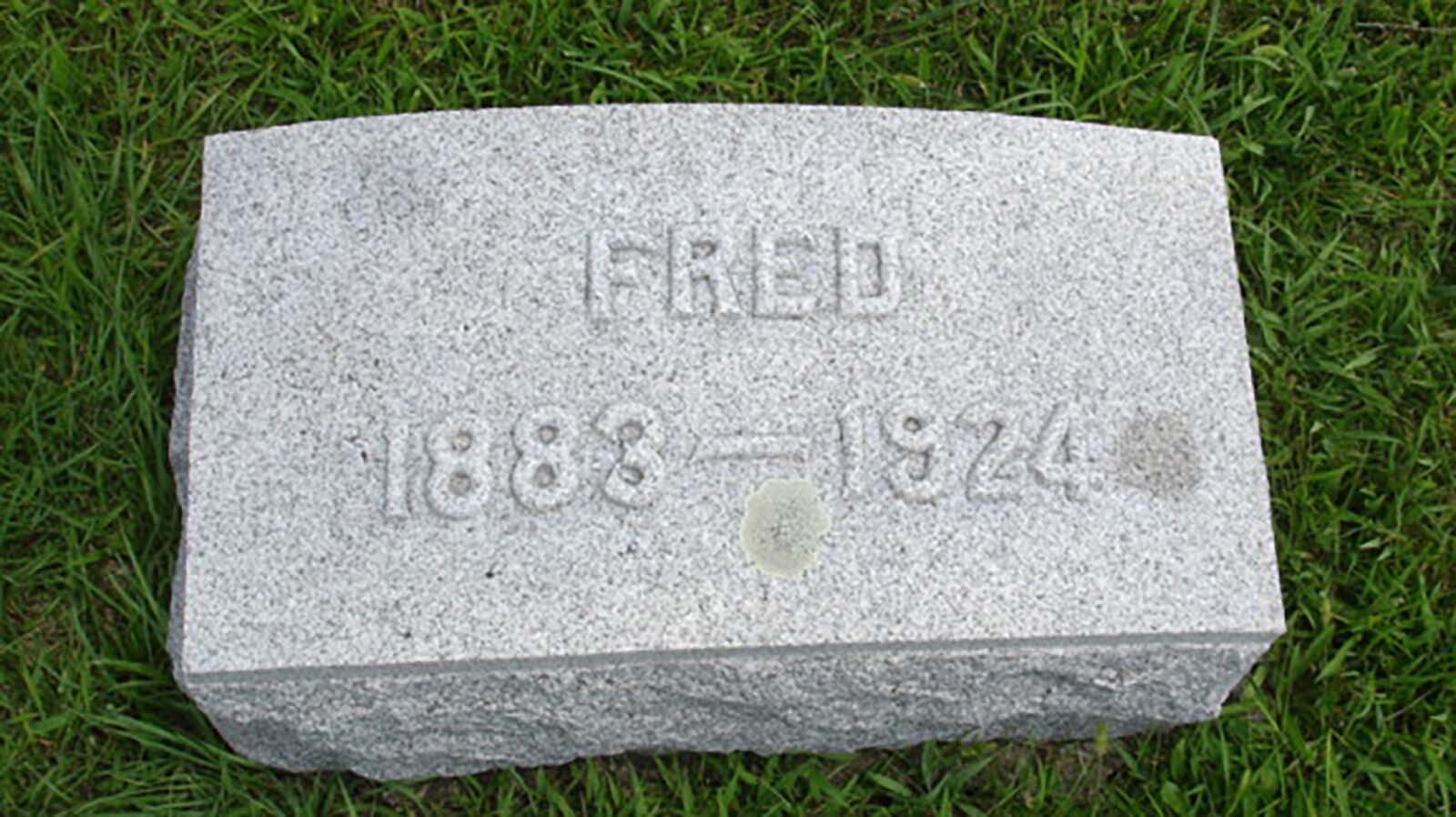 Fred Van Gorden’s grave in Greenfield, Iowa.