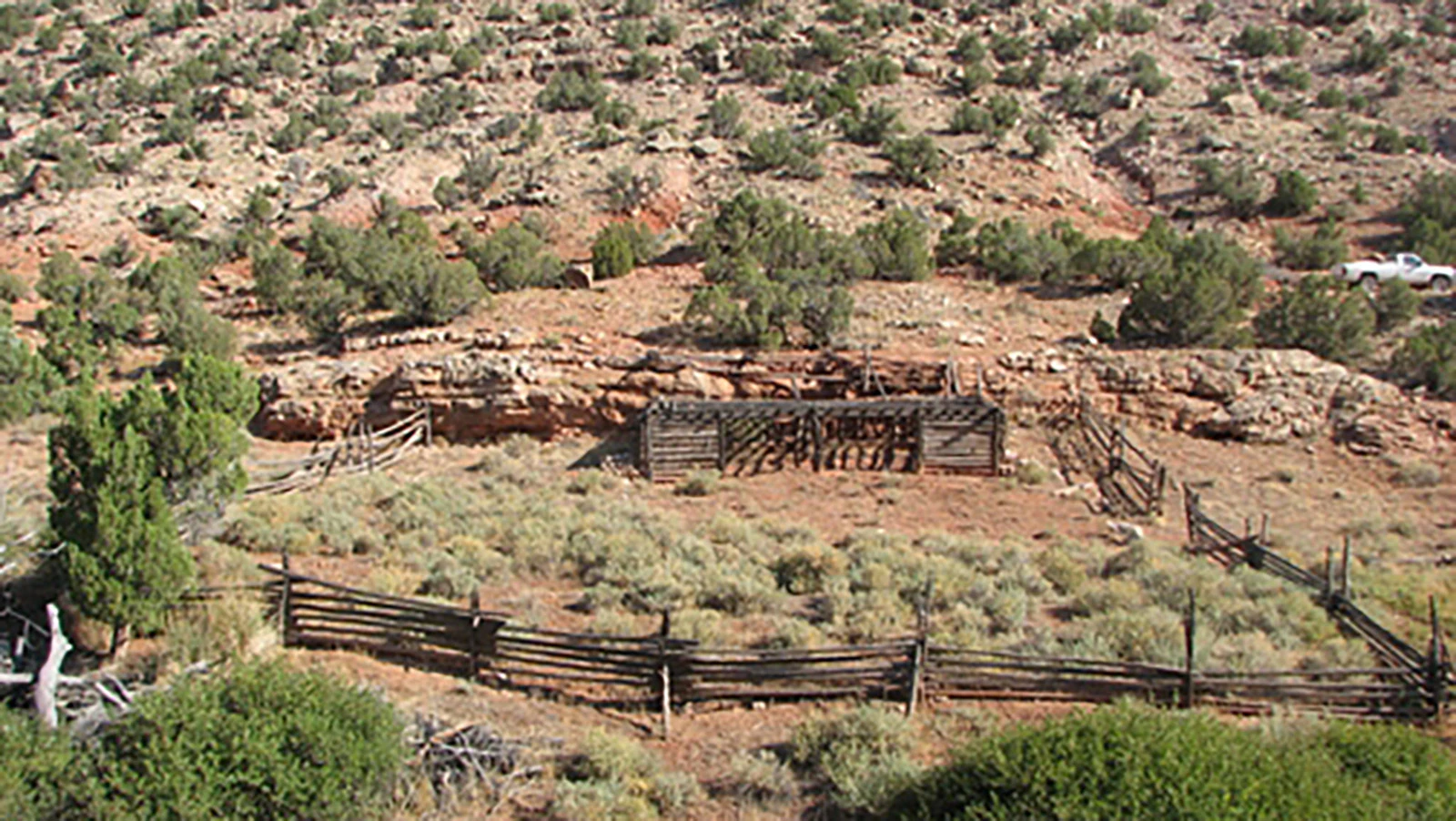 The ghost town of Hillsboro is all that remains of the Cedarvale Dude Ranch, a popular destination for the rich Easterners who wanted to experience the west, but with all the luxuries of home, including electricity. Cedarvale began as a gold mining claim that fizzled out. The owner, Grosvenor "Doc" Barry, then decided to promote the natural beauty of the Bighorn Canyon in which he lived by creating a recreational camp.