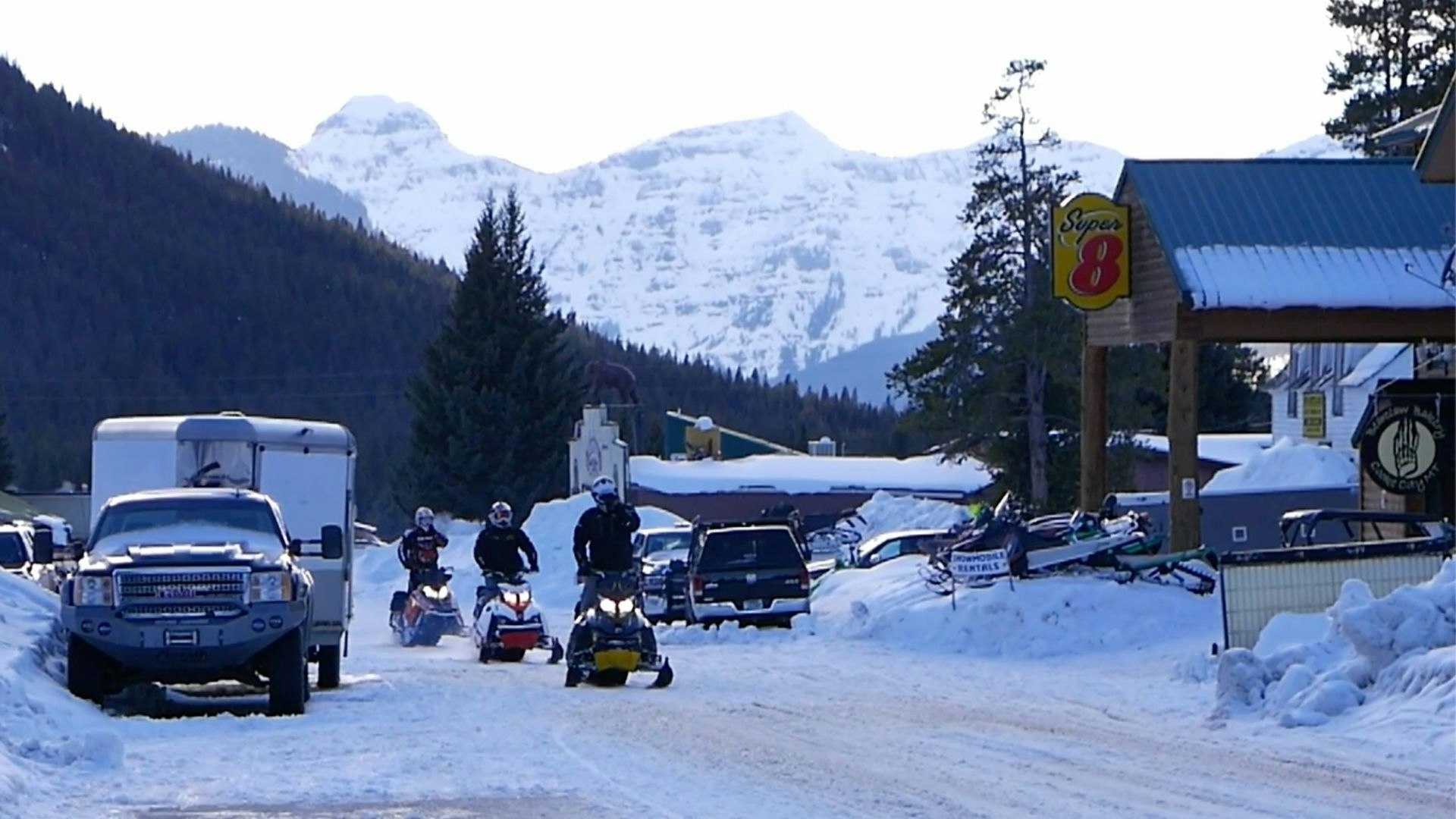 Cooke City Sowmobile Downtown 11 29 22