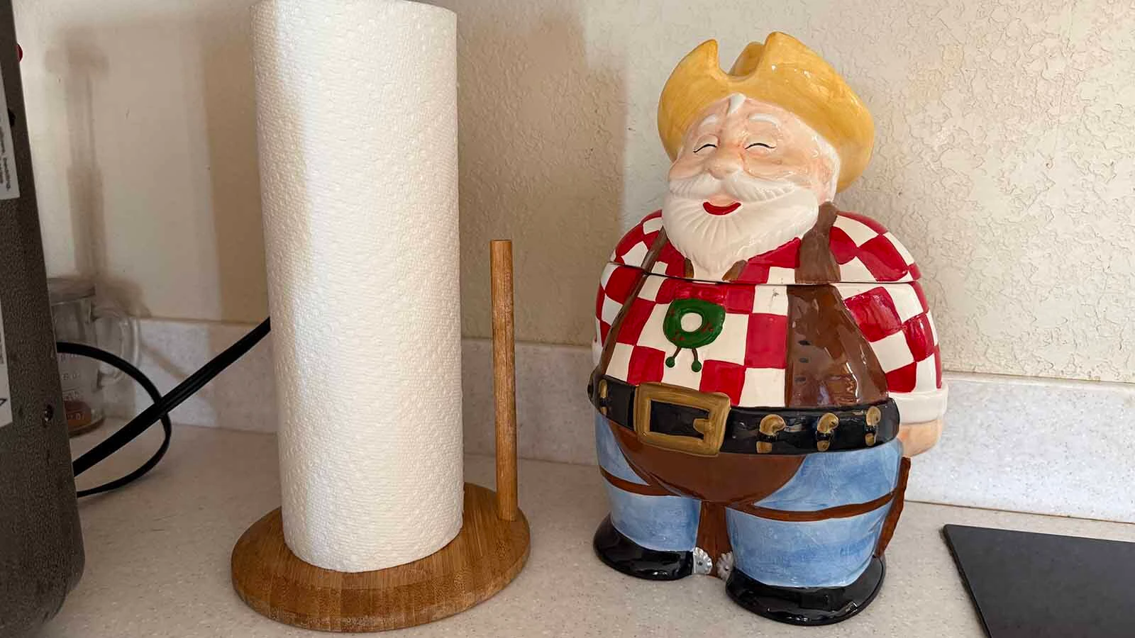 Over the last 30 years, Auctioneer John Gerrells has hosted numerous cookie jar auctions in Thermopolis and some of the cookie jars have taken on stories of their own. There is the goose that shows up at most auctions and can go for a few hundred dollars each time she makes an appearance. Gerrells has also kept a few for his own collection such as the border collie that reminds him of his own dogs and sheep wagon and the Santa cowboy that he has been told resembles him with his big white beard.