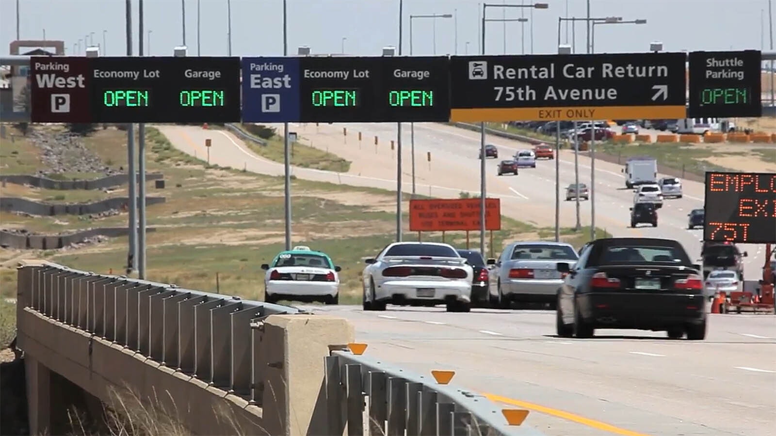 A new policy has gone into effect at Denver International Airport where people can't pay for parking with cash.