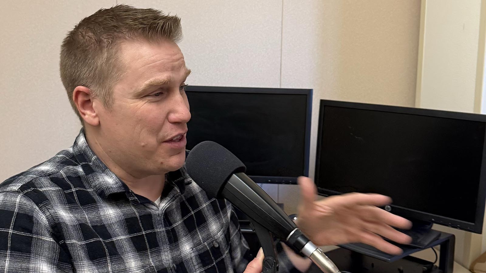 If it’s wacky, wild or weird in Wyoming, Dean Peterson of Cheyenne is talking about it. Even the paranormal is fair game for his “That Doesn’t Happen Everyday” podcast.