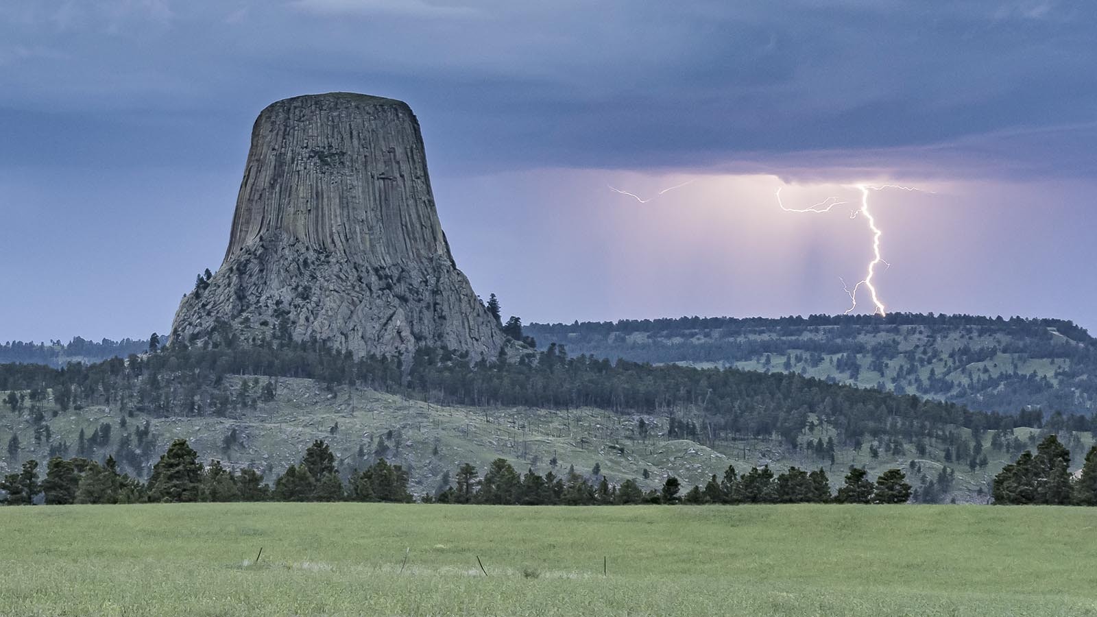 Devils tower storm 8 7 24