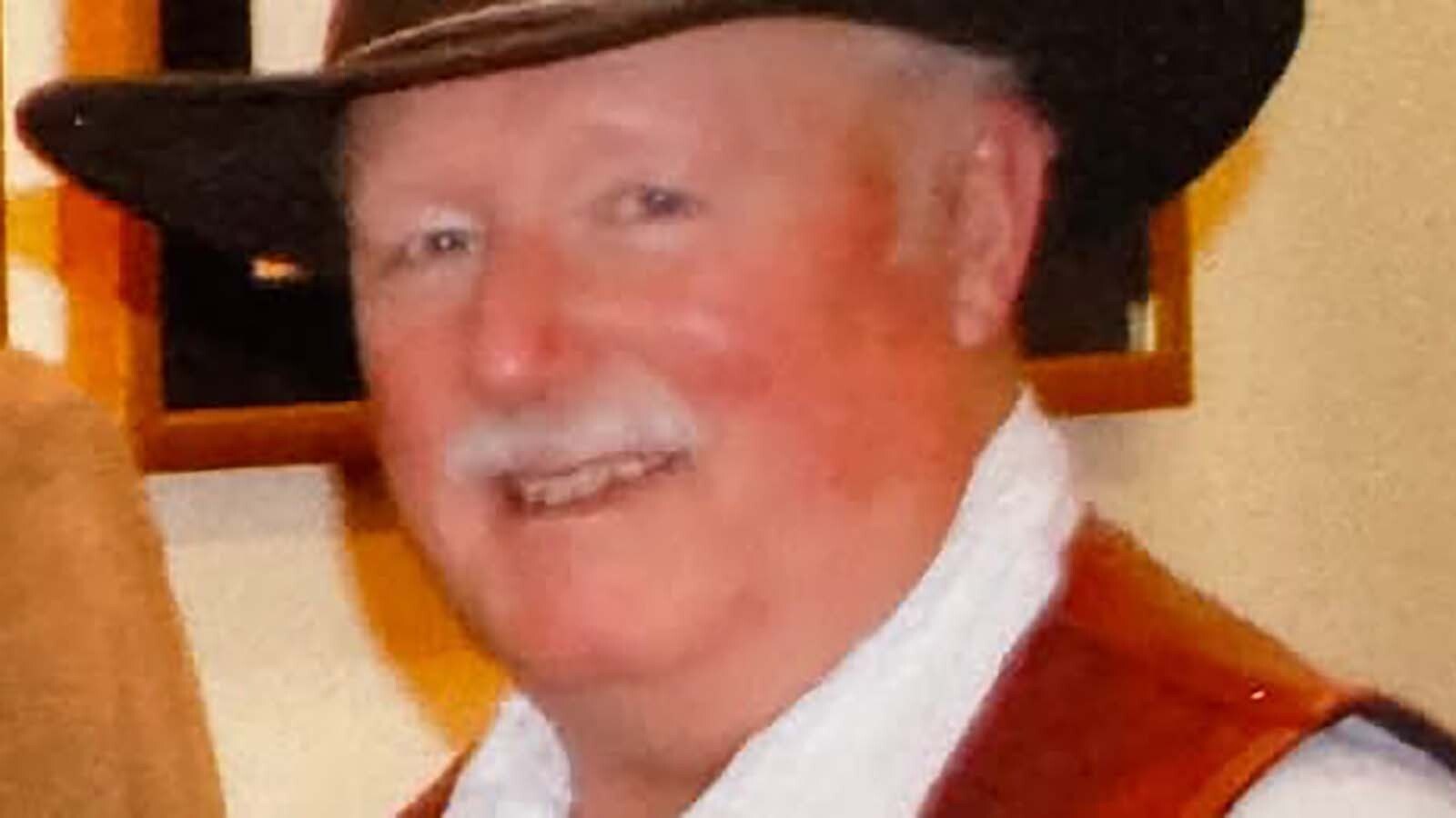 Dick Loper, a legendary Lander consultant on public rangeland management, died Jan. 6 at 81. Revered for decades of guiding ranchers through BLM regulations, he leaves a lasting legacy in Wyoming grazing policy and family ranch advocacy.