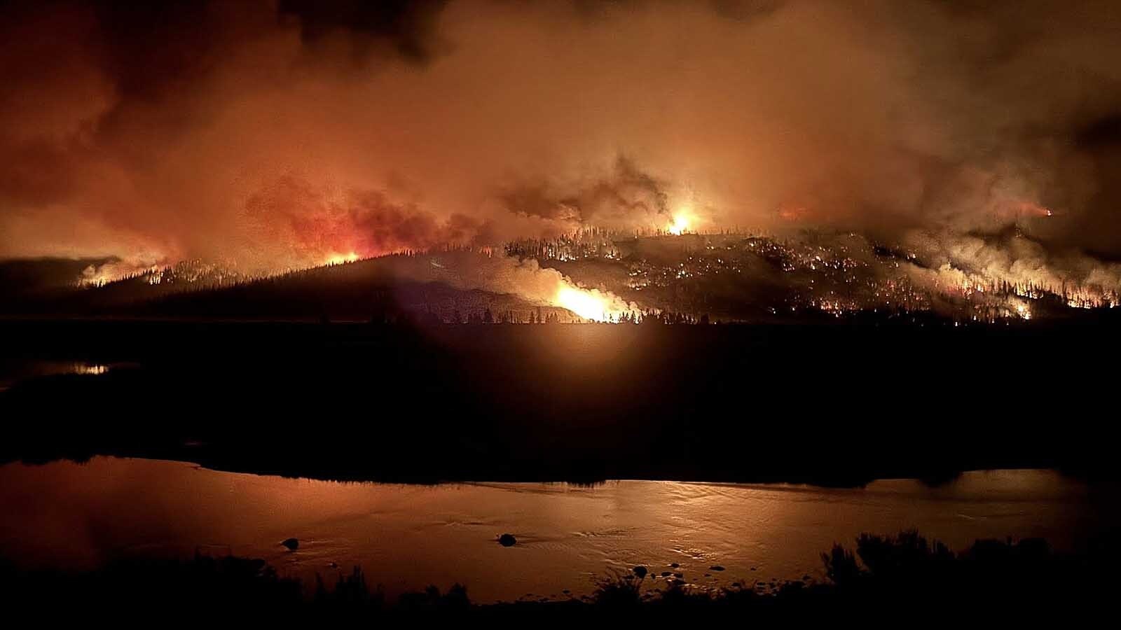 The Dollar Lake Fire blew up from about 20-30 acres the afternoon of Thursday, Aug. 21, 2025, to nearly 1,400 by the next morning. It's burning on the east side of the Green River near Dollar Lake, and about 5.5 miles west of Square Top Mountain.