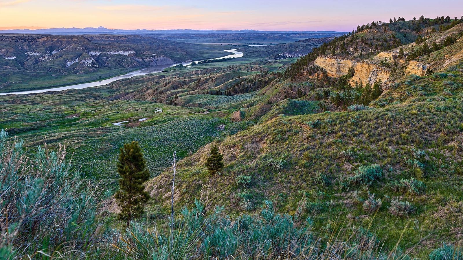 With the donation of a ranch worth more than $20 million, Montana’s great northern plains remains the center of a debate about how to best conserve wild, scenic landscapes, native wildlife and local ranching communities.