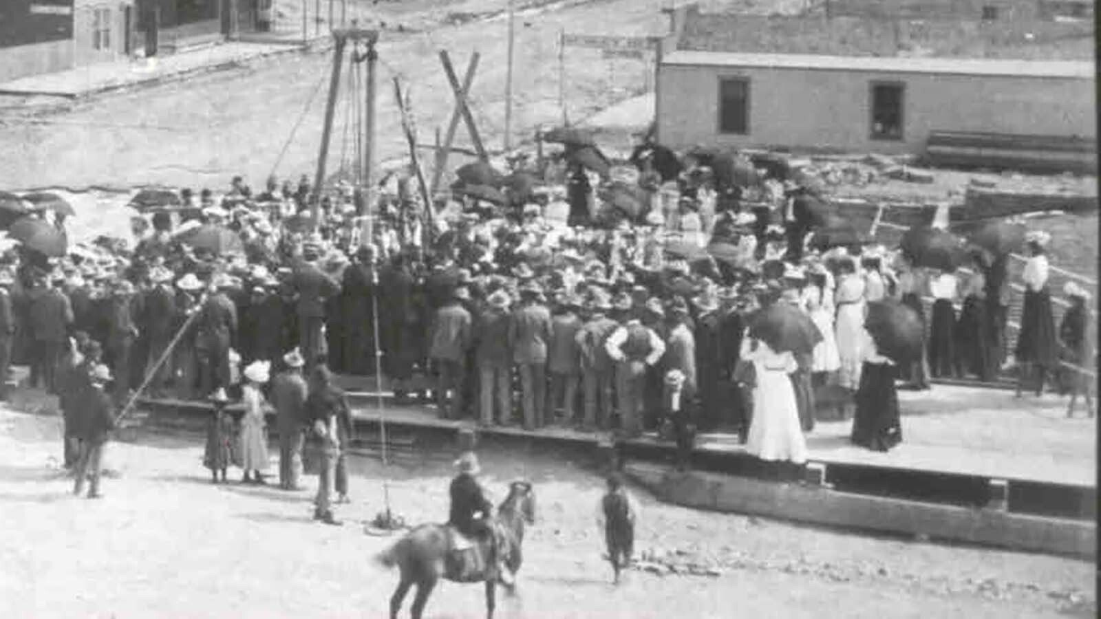 In 1899, a Freemason murdered a coal miner in Glenrock, Wyoming. That fueled mob of 400 miners who went vigilante, marching on Douglas to break the Freemason out of jail and hang him.