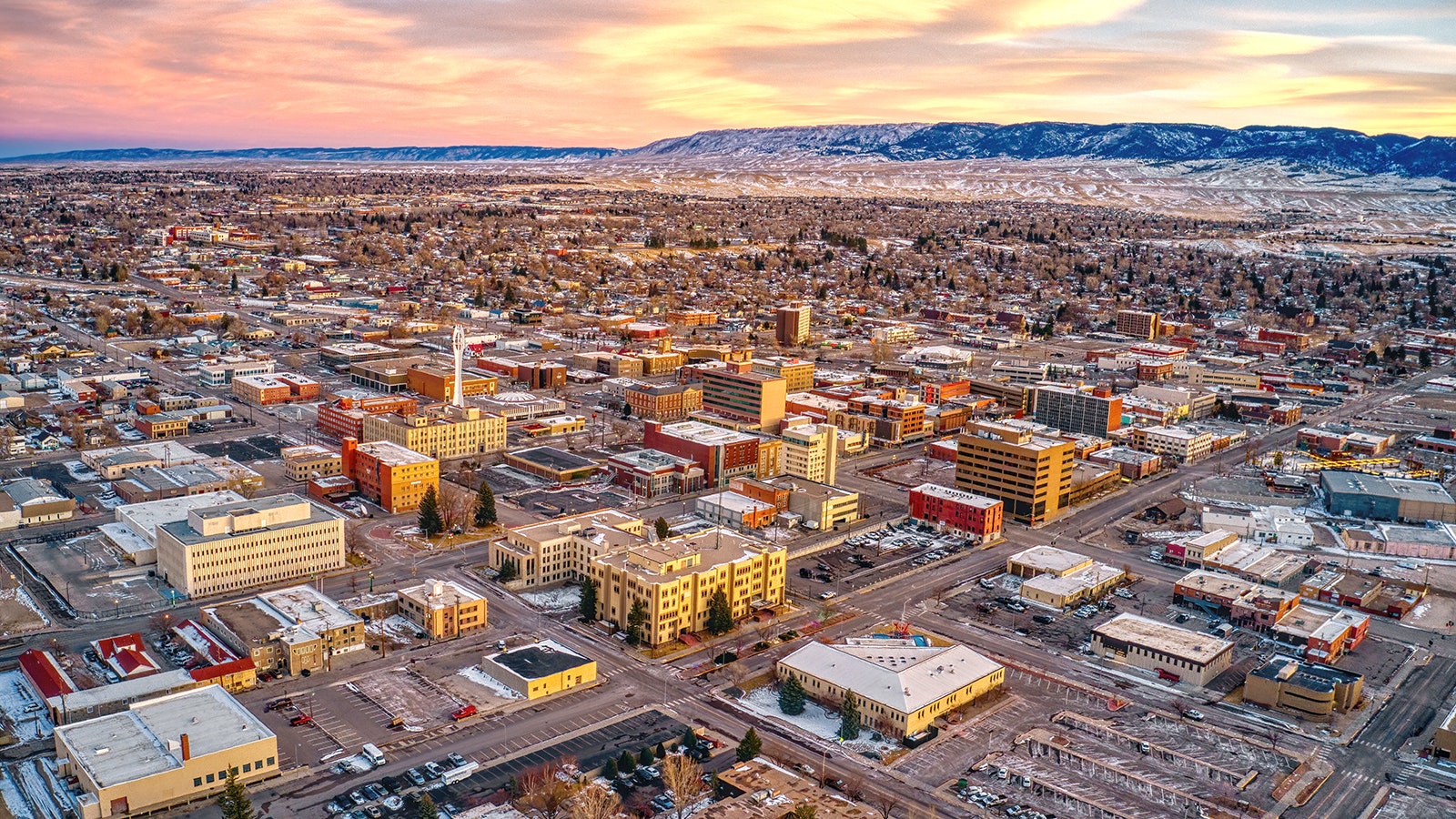 The American Lung Association has named Fremont County and Casper as having the cleanest air in the United States for year-round particles. At the same time, some Wyoming cities and counties received failing grades for certain types of air pollution.