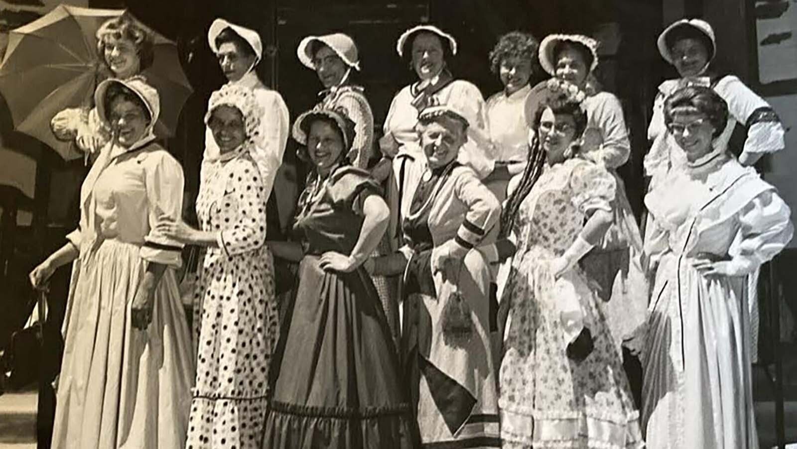 The women supported the Dry Gulchers by dressing in prairie dresses and bonnets. They approved of the Dry Gulchers and their wild antics, joining them in parades and at the public hangings.