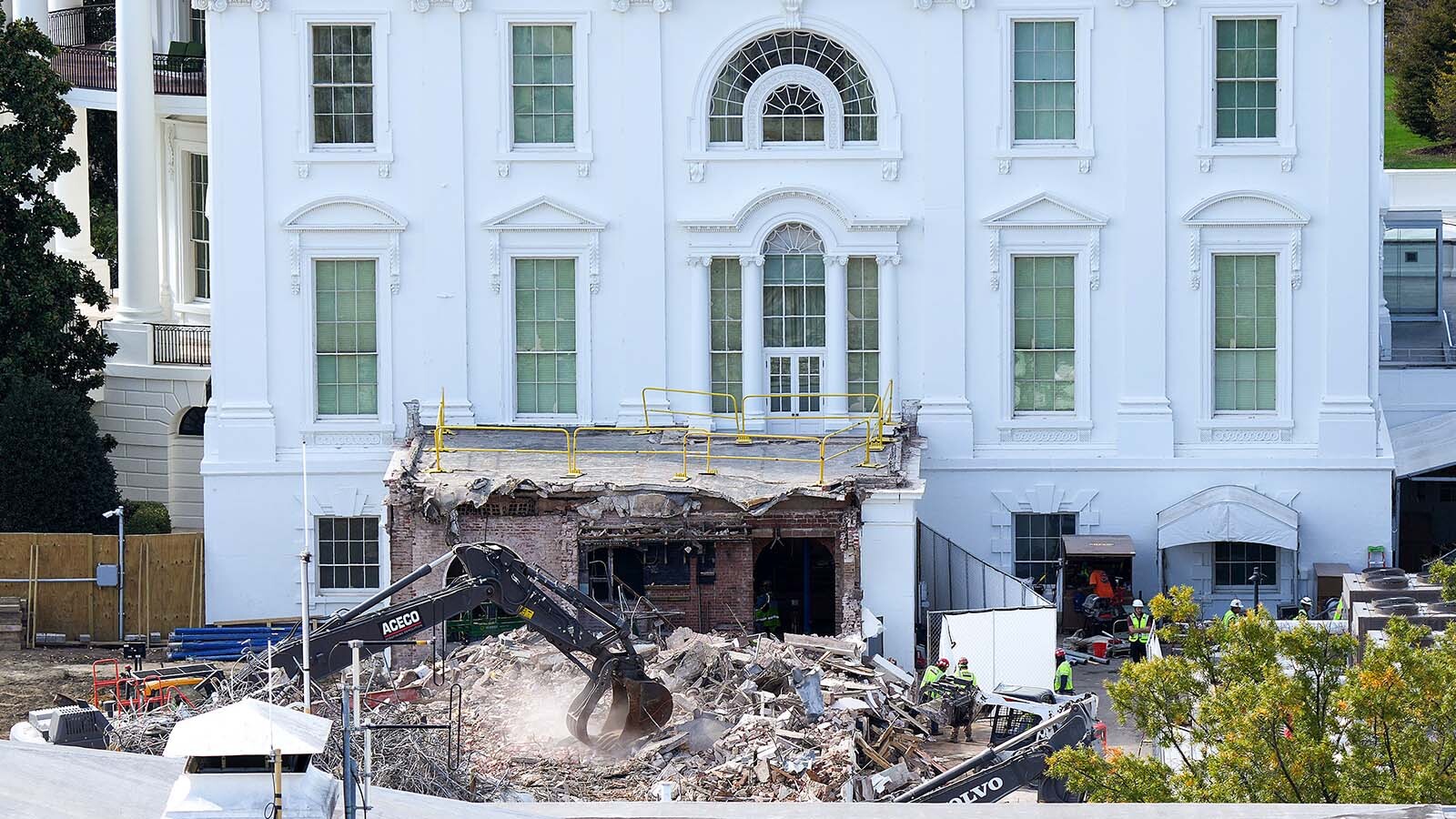 Wyoming’s congressional delegation is defending President Donald Trump while he draws pointed criticism from Democrats as heavy equipment demolished the East Wing of the White House to make way for a $250 million, 90,000-square-foot ballroom.