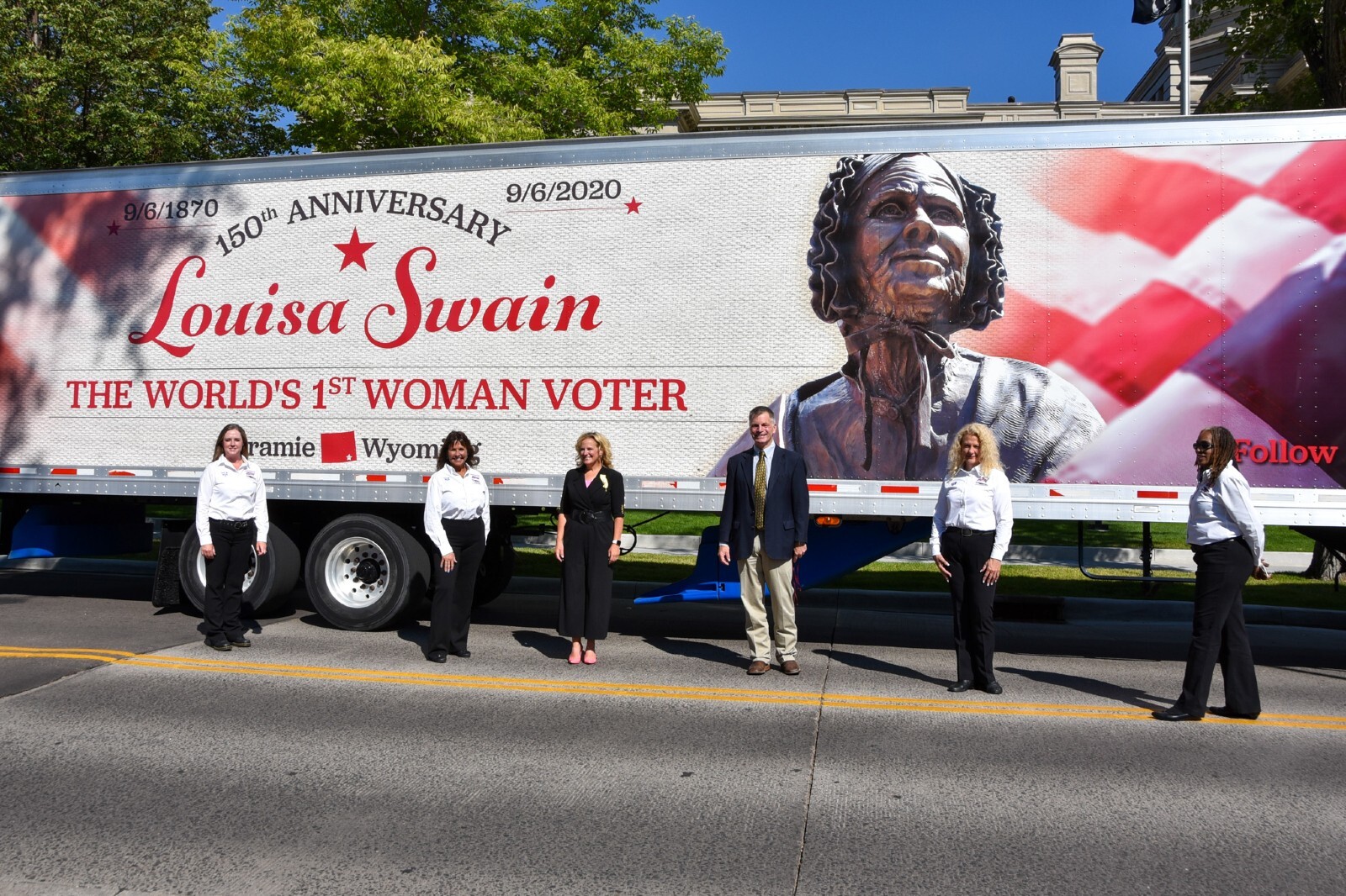 Eh Fk0oz Xc AA Rq L5 1