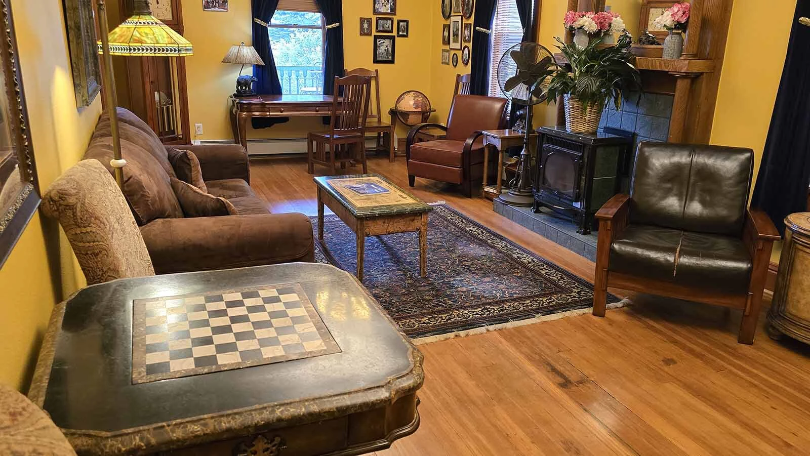 The parlor at Elk Mountain Hotel.