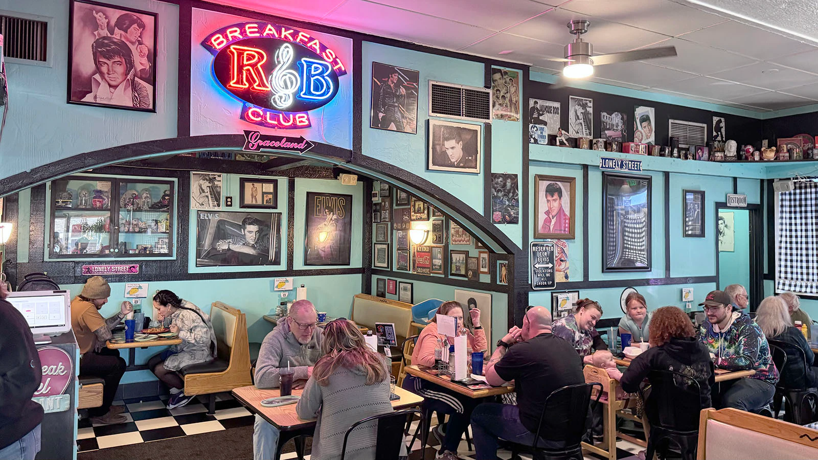 Nearly 50 years after his death, Elvis remains forever 25 and the King of Rock ‘N’ Roll at the corner of East Lincolnway and Campbell Avenue in Cheyenne — despite never performing here.