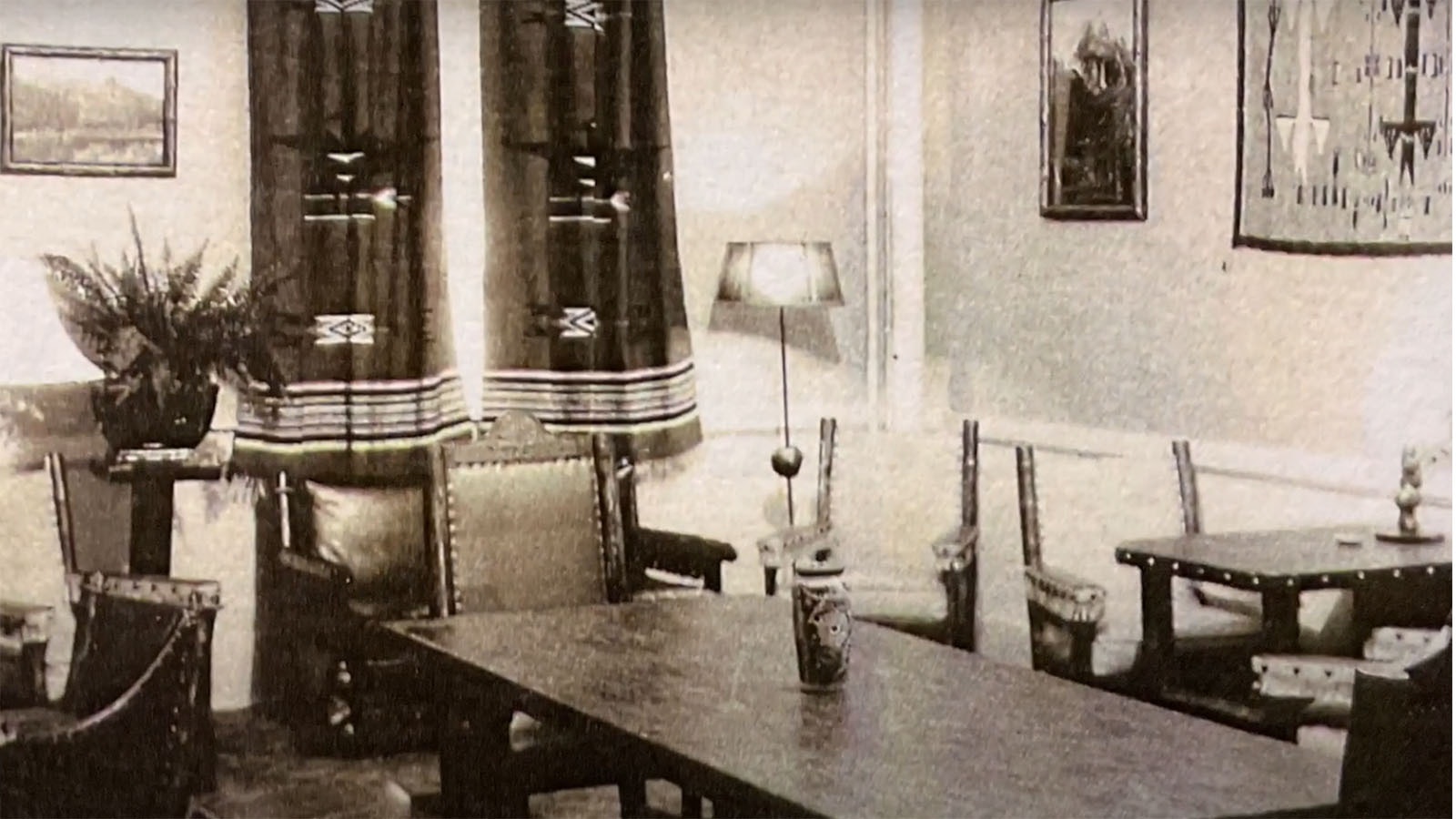 The cocktail room at the Emery Hotel in 1940.