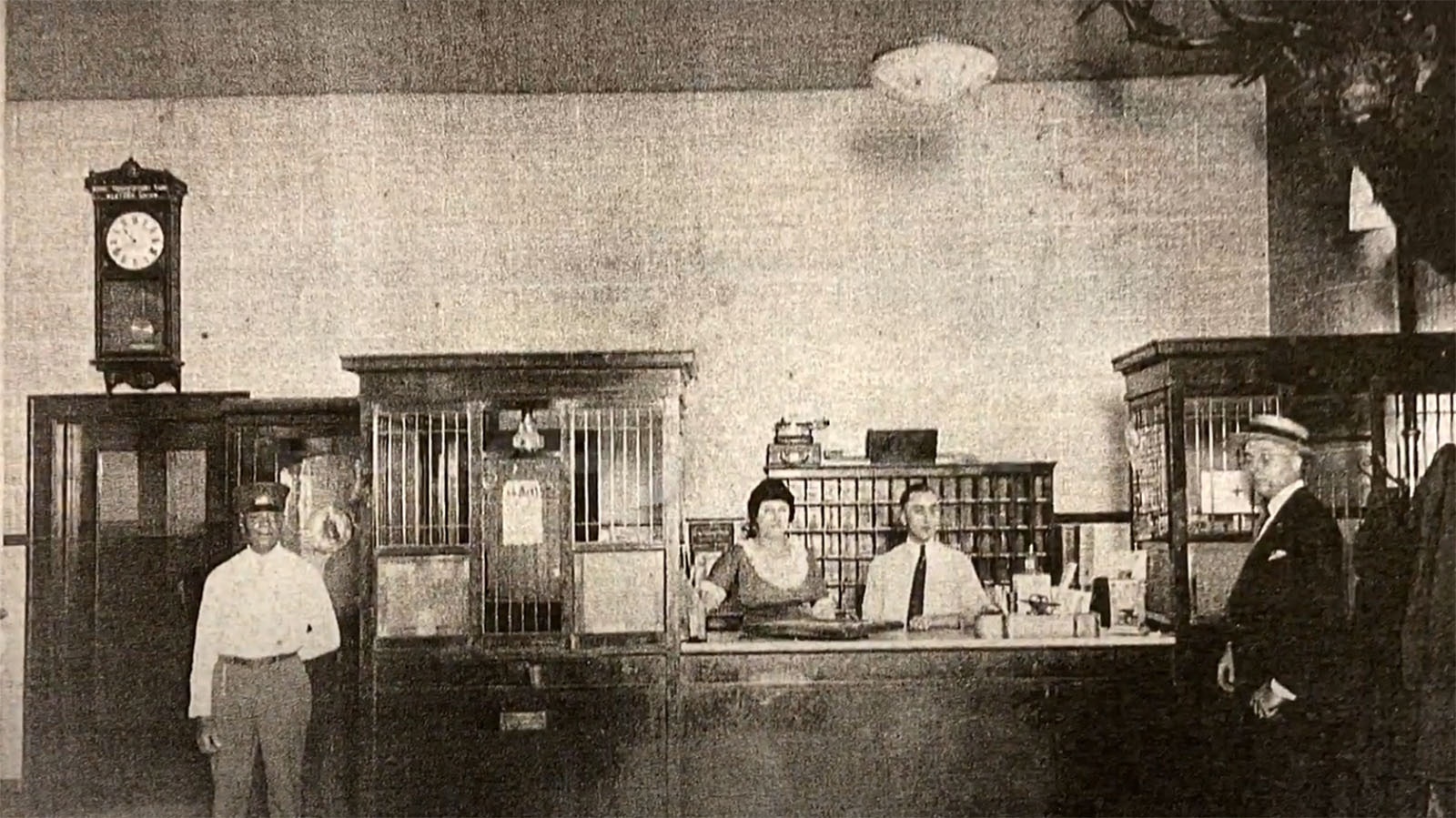 The lobby of the Emery Hotel in 1926.