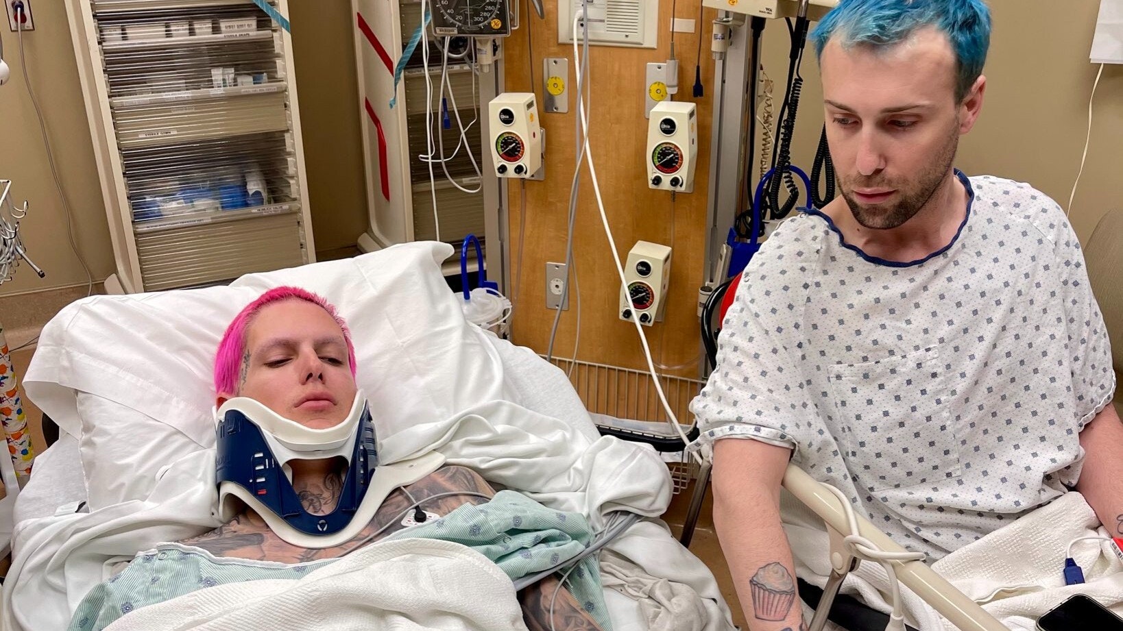 Ez HUK Bs VEA Awoc W 1