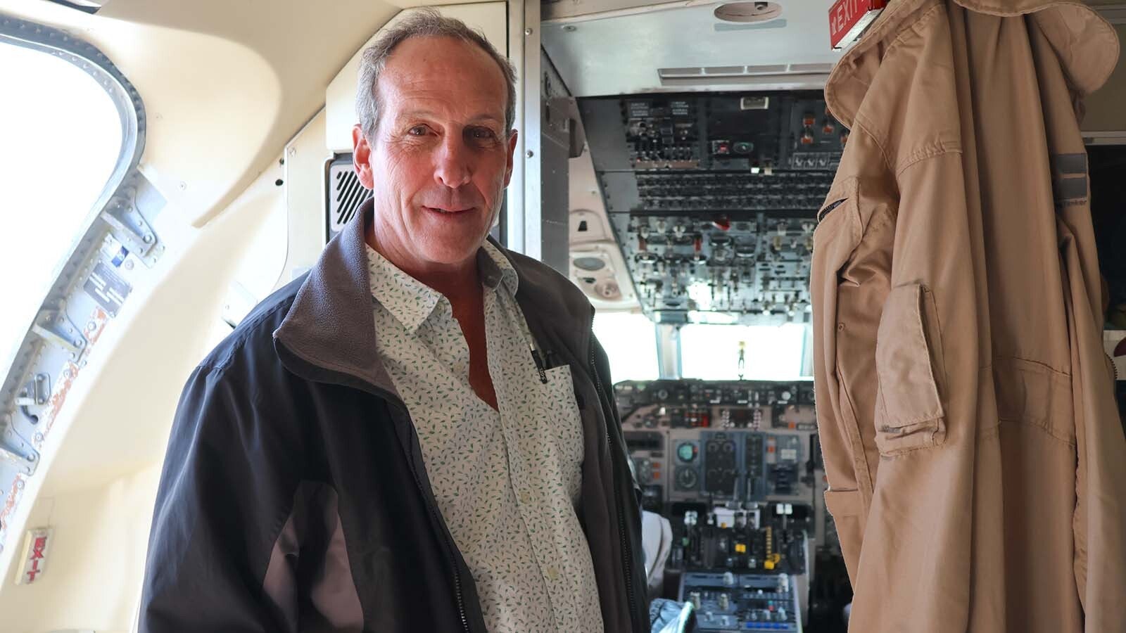 Erickson Aero Tankers Training Capt. Brian Lash has been flying tankers over forest fires for the past 37 years. For many years he flew a DC7. He now flies the MD-87.