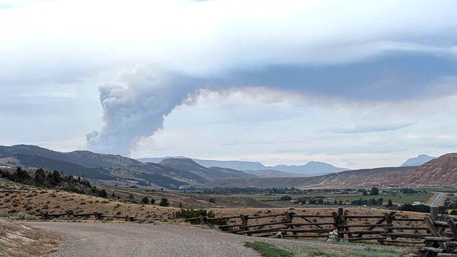 Photos of the smoke seen from Dubois, Wyoming, on Aug. 17, 2024.