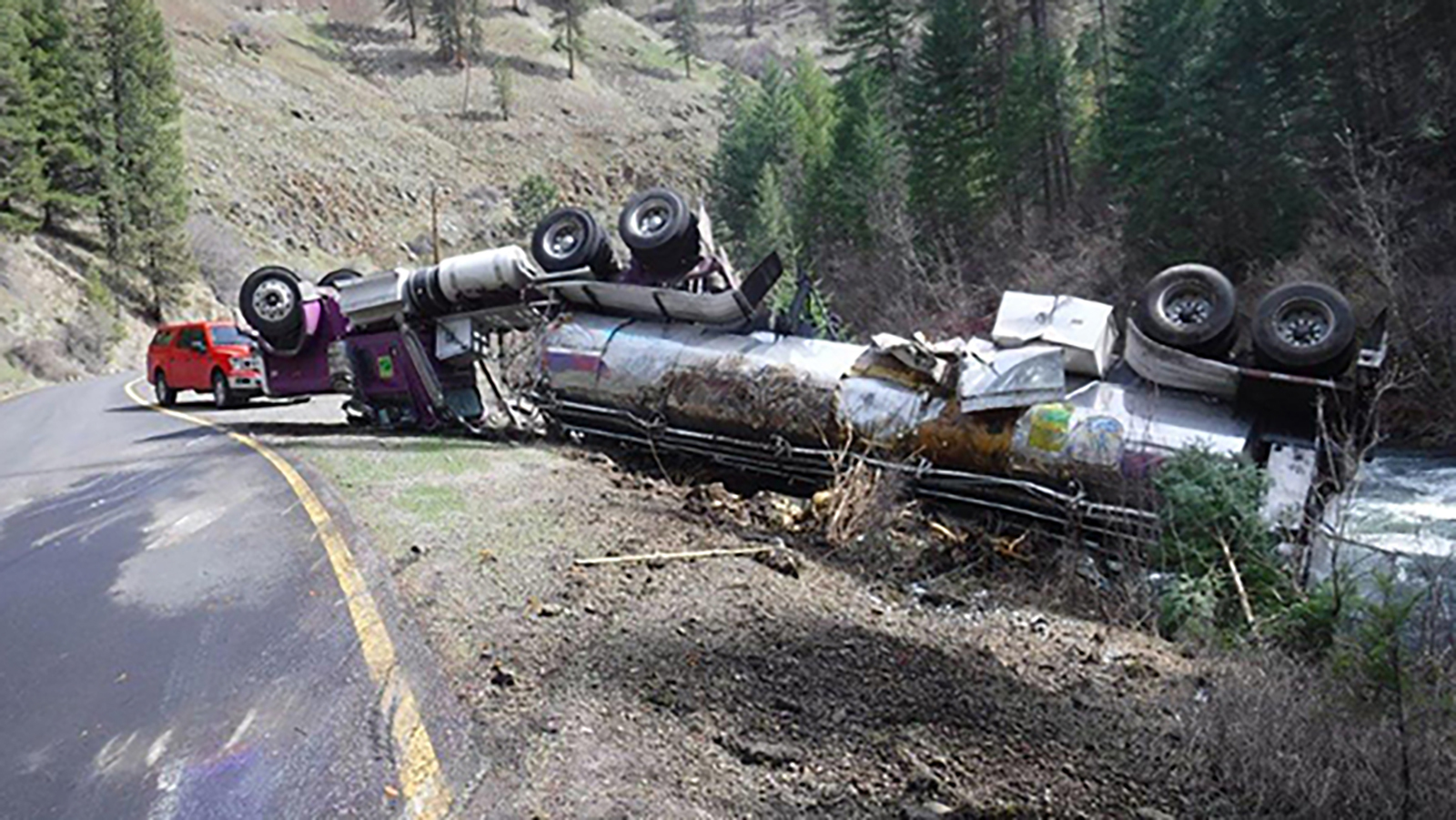 Truck Carrying 102,000 Salmon In Oregon Crashes, Dumps Them In Wrong ...