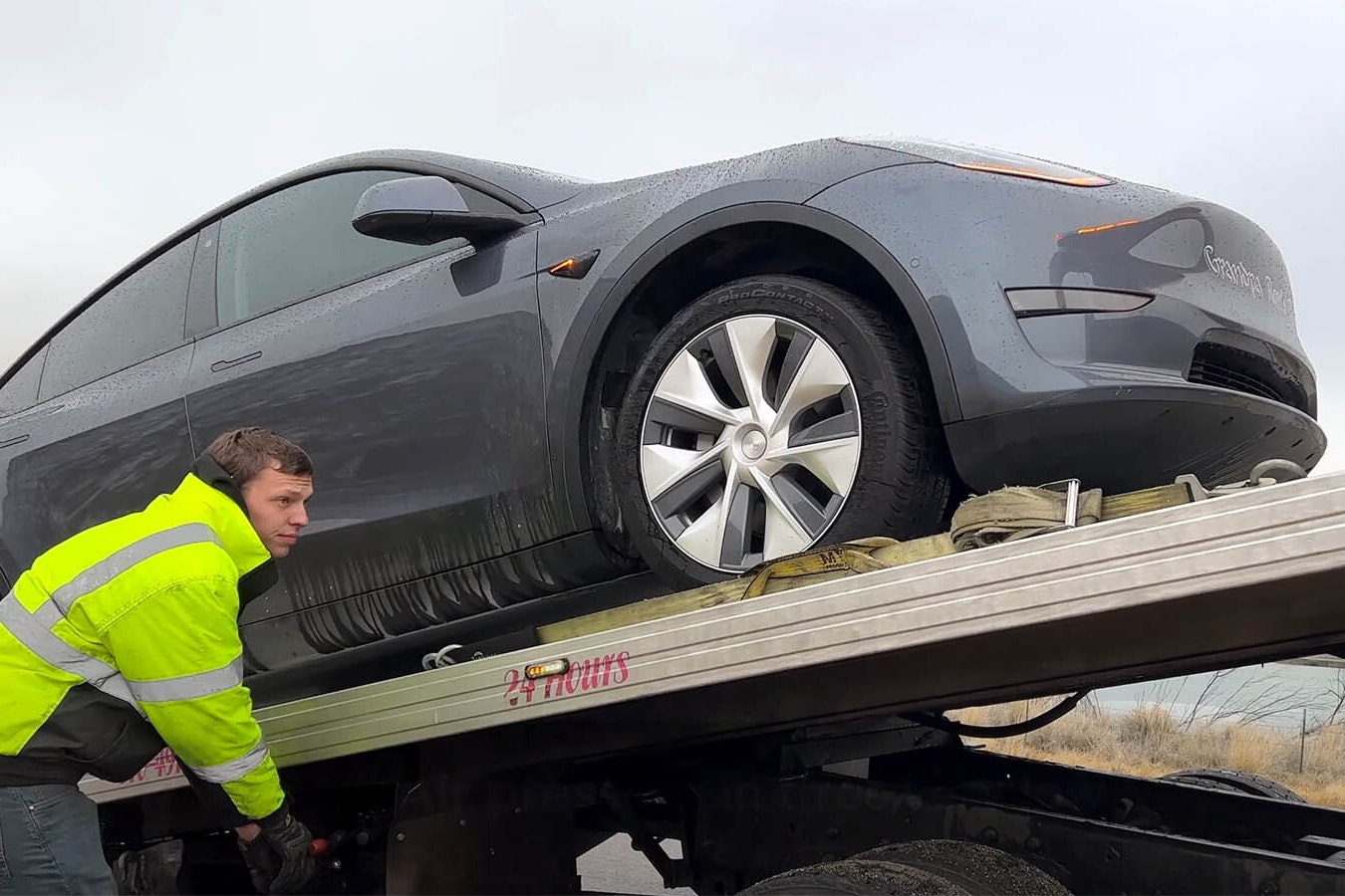 Flat tire on Tesla 1 1 25 24